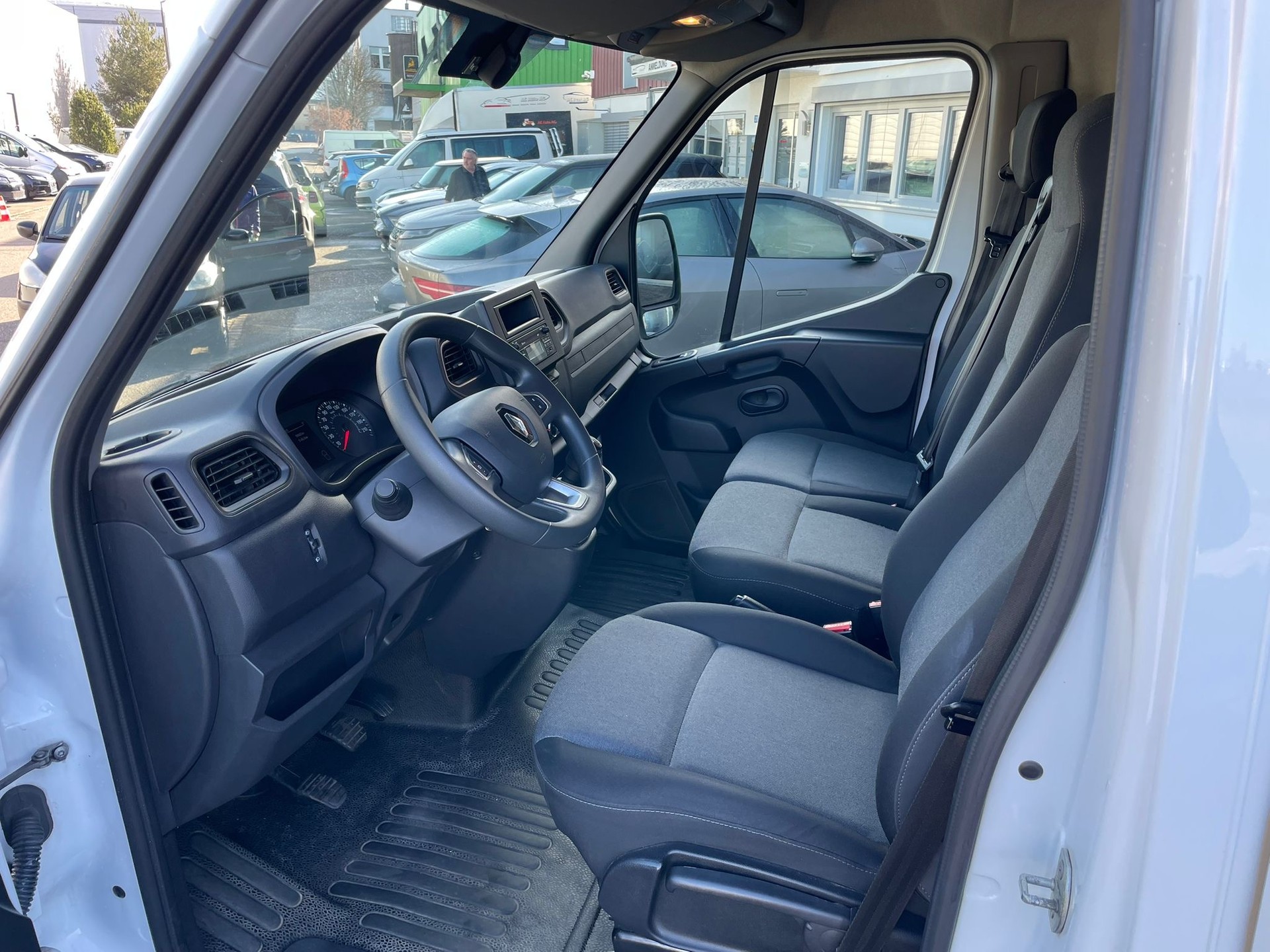 RENAULT Master P35 2.3 Blue dCi 145 L3H1 Pro+-image-8