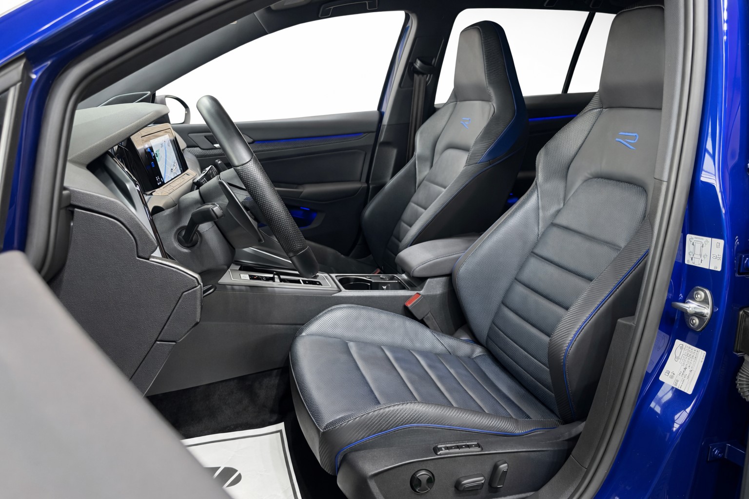 VW Golf 2.0 TSI R DSG 4Motion * Performance-Paket * Werksgarantie * Leder *-image-10
