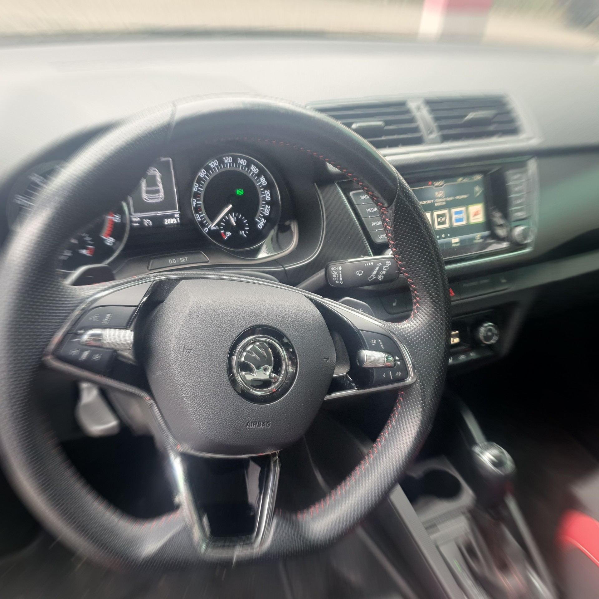 SKODA Fabia 1.0 TSI Monte Carlo DSG-image-9