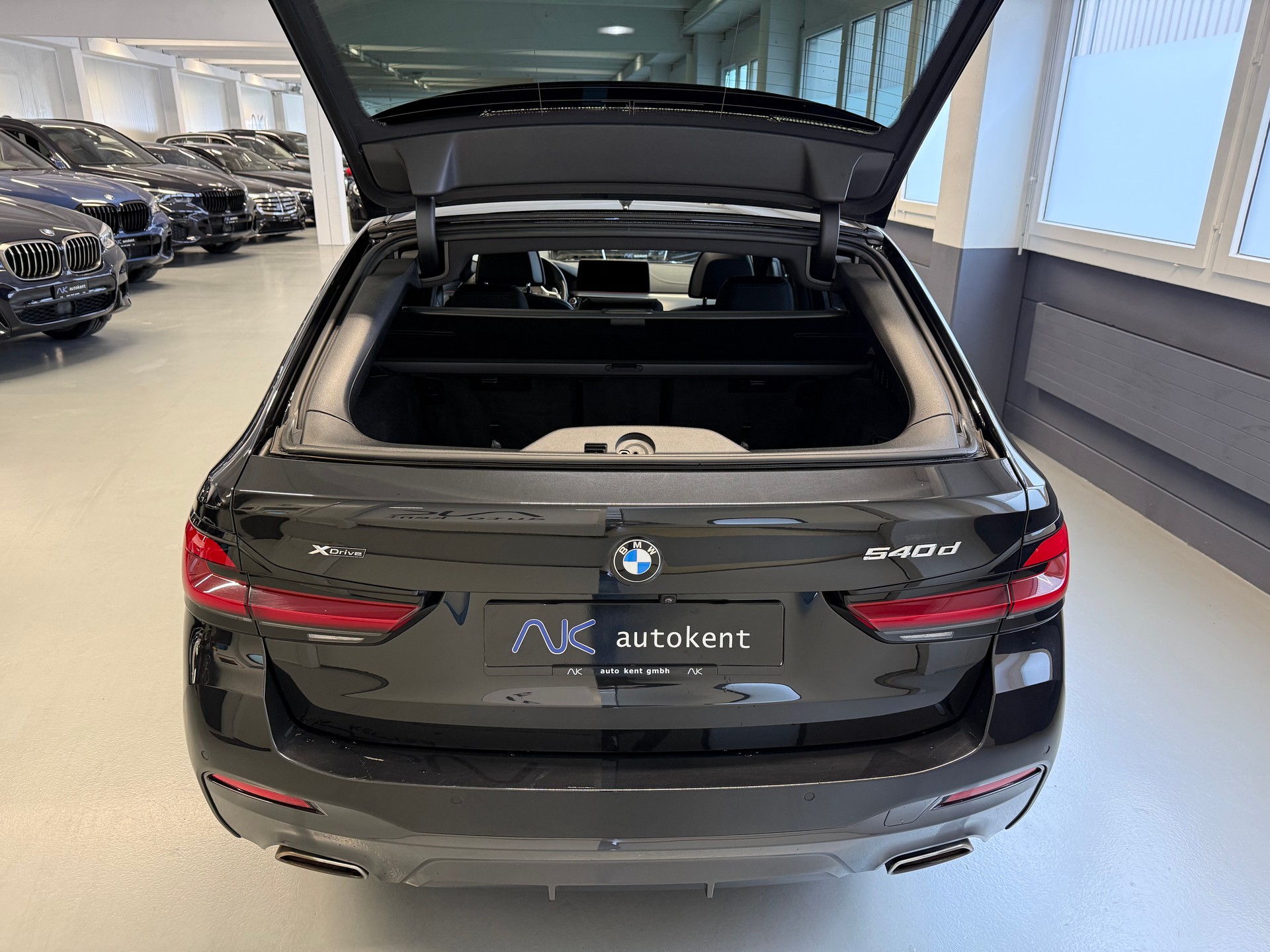 BMW 540d xDrive 48V Touring M Sport Steptronic-image-5