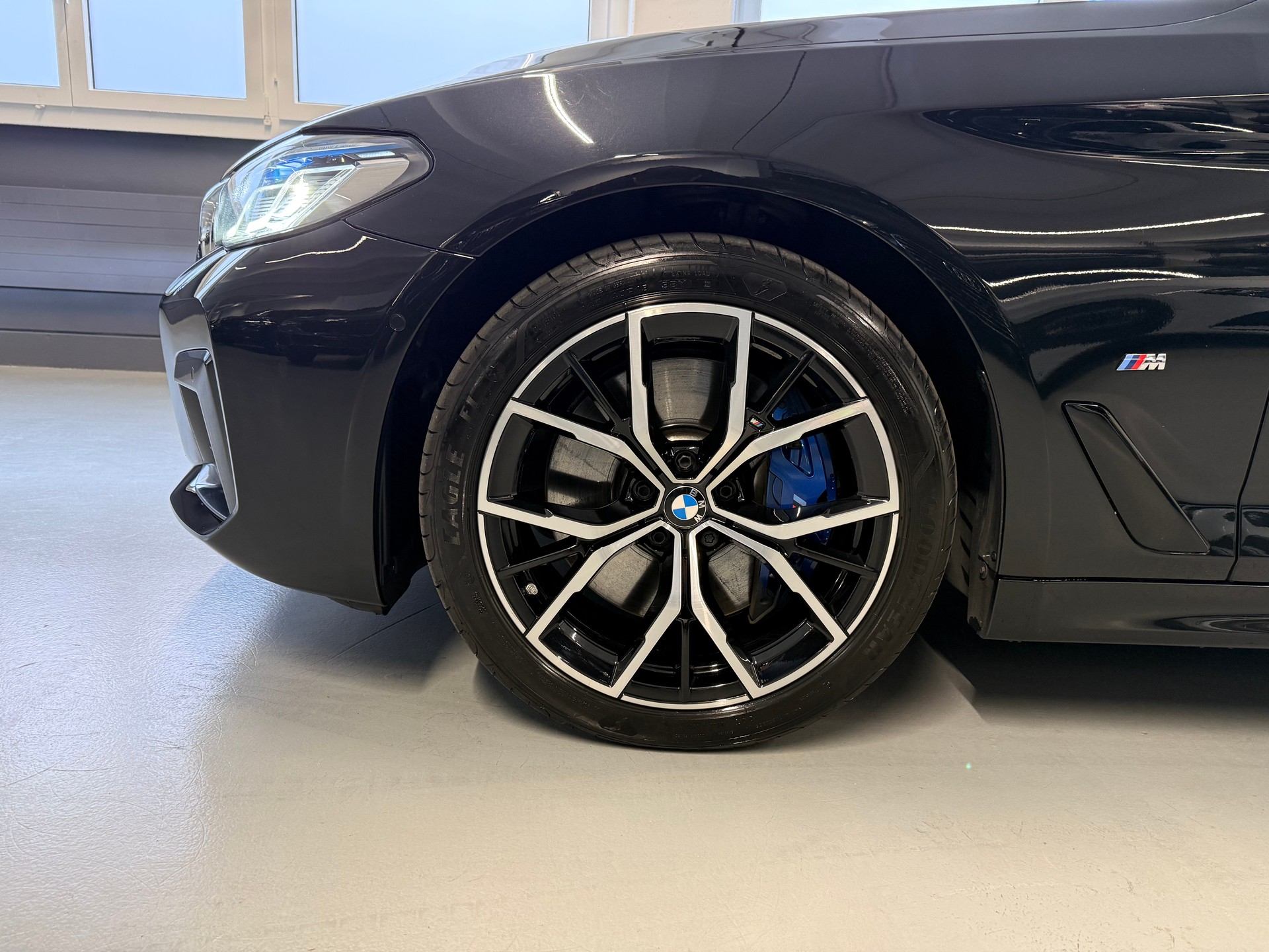 BMW 540d xDrive 48V Touring M Sport Steptronic-image-24