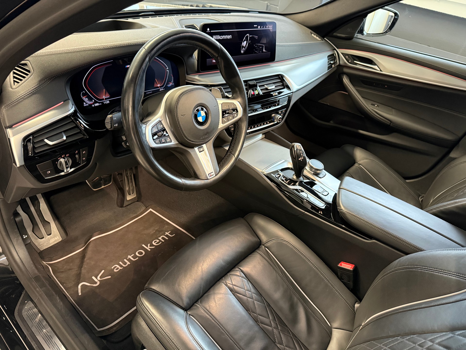 BMW 540d xDrive 48V Touring M Sport Steptronic-image-7