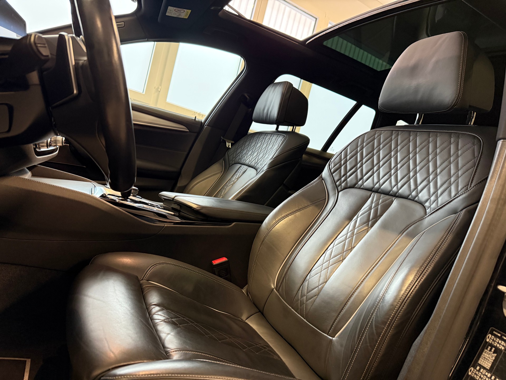 BMW 540d xDrive 48V Touring M Sport Steptronic-image-17