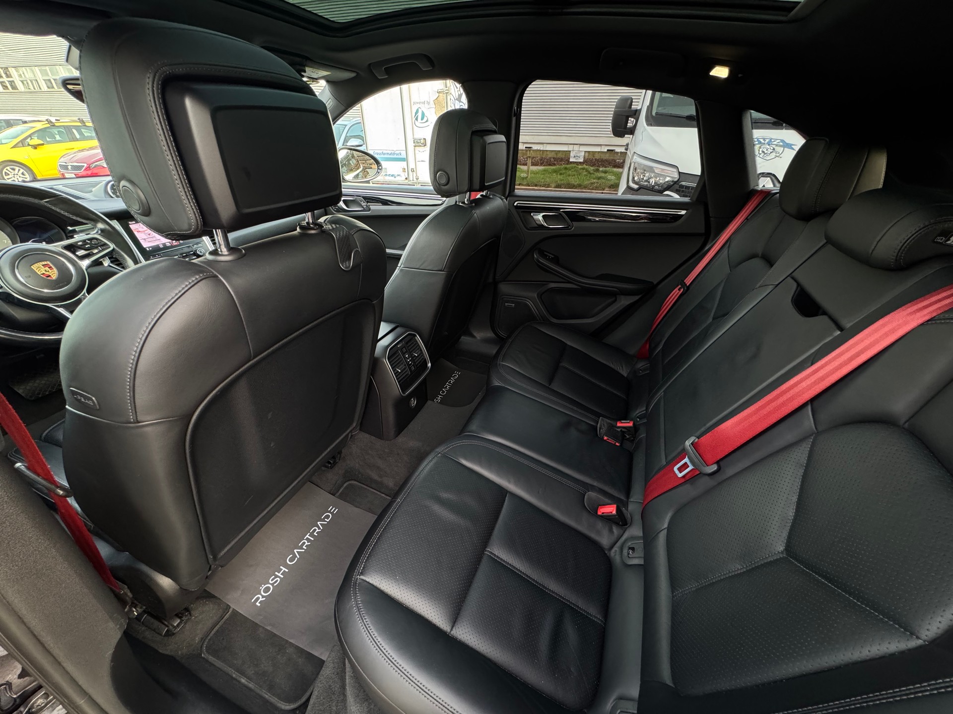 PORSCHE Macan S PDK-image-9