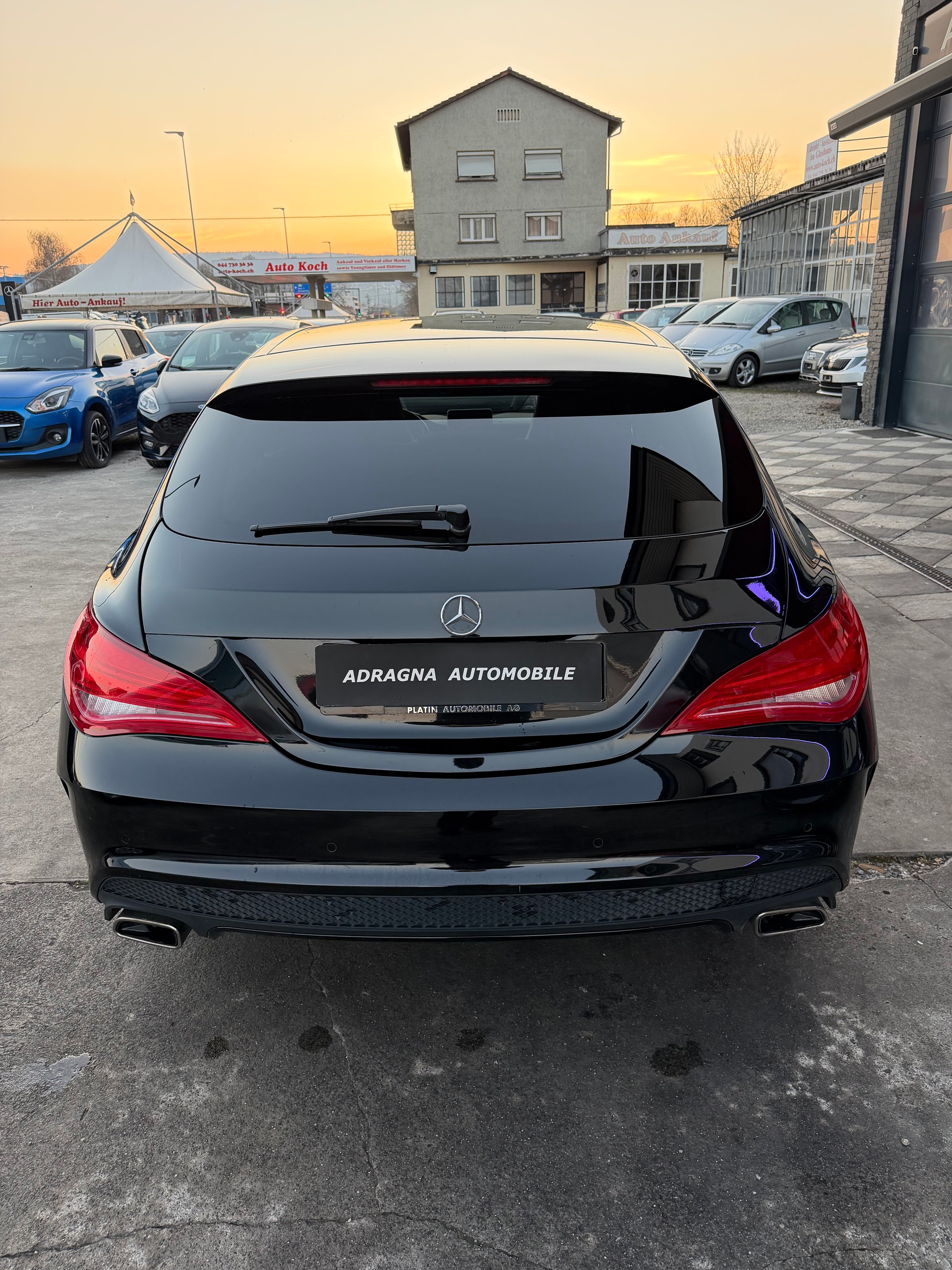 MERCEDES-BENZ CLA Shooting Brake 200 AMG Line 7G-DCT-image-5