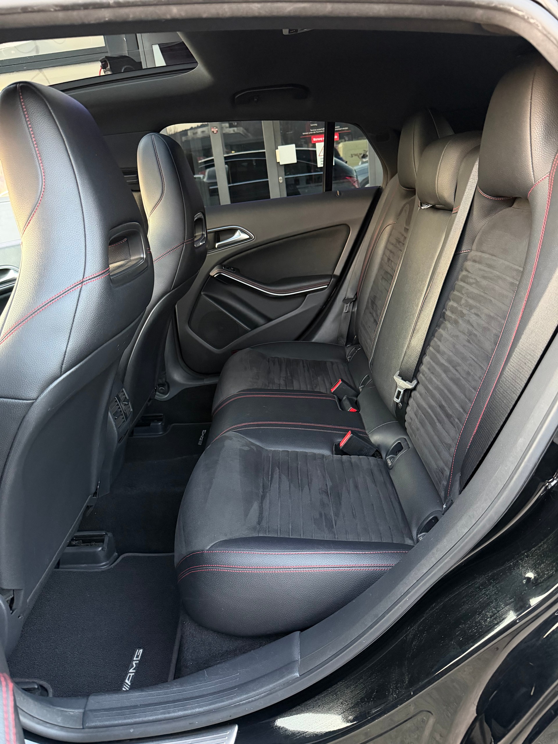 MERCEDES-BENZ CLA Shooting Brake 200 AMG Line 7G-DCT-image-22