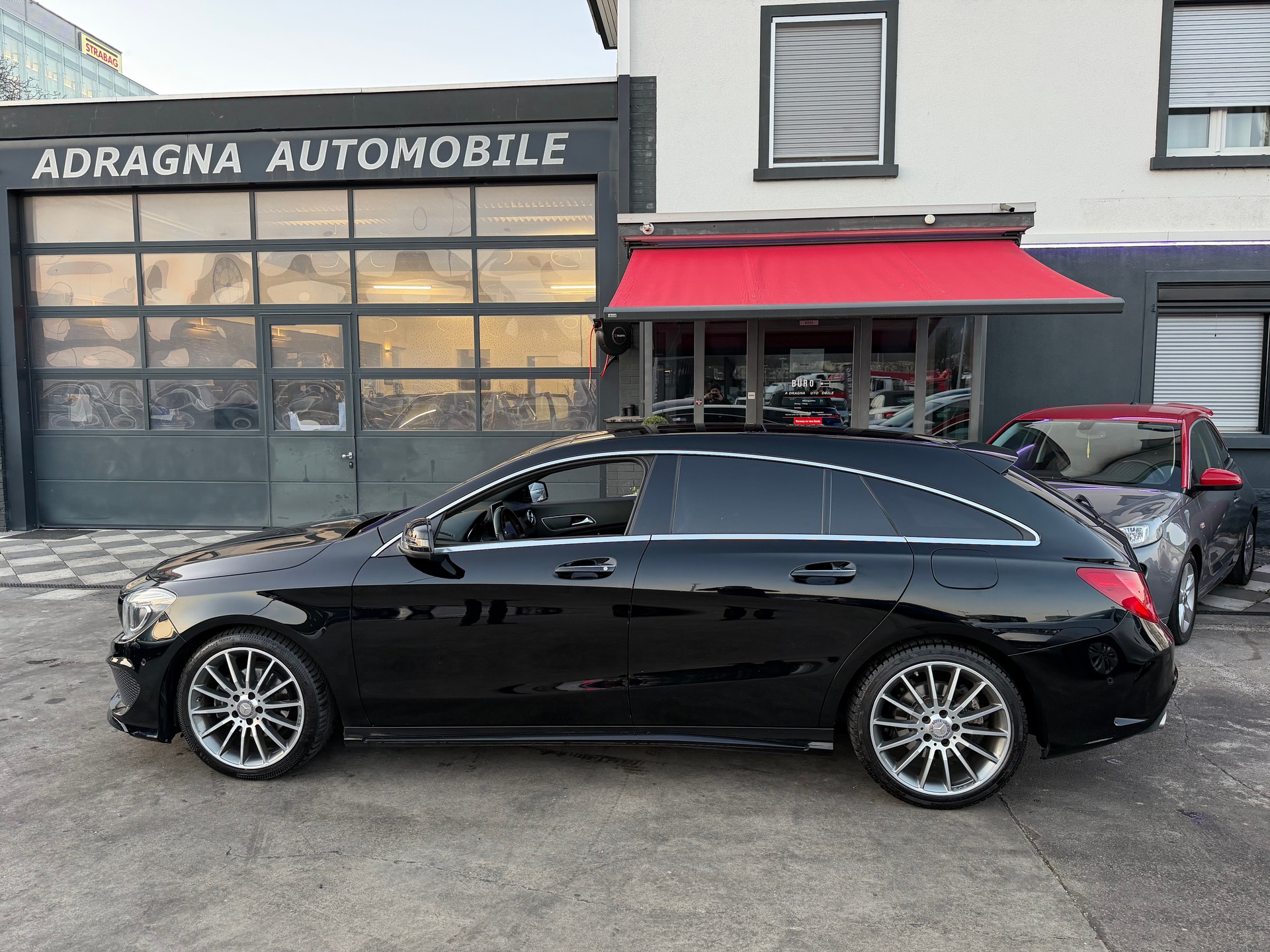 MERCEDES-BENZ CLA Shooting Brake 200 AMG Line 7G-DCT-image-3