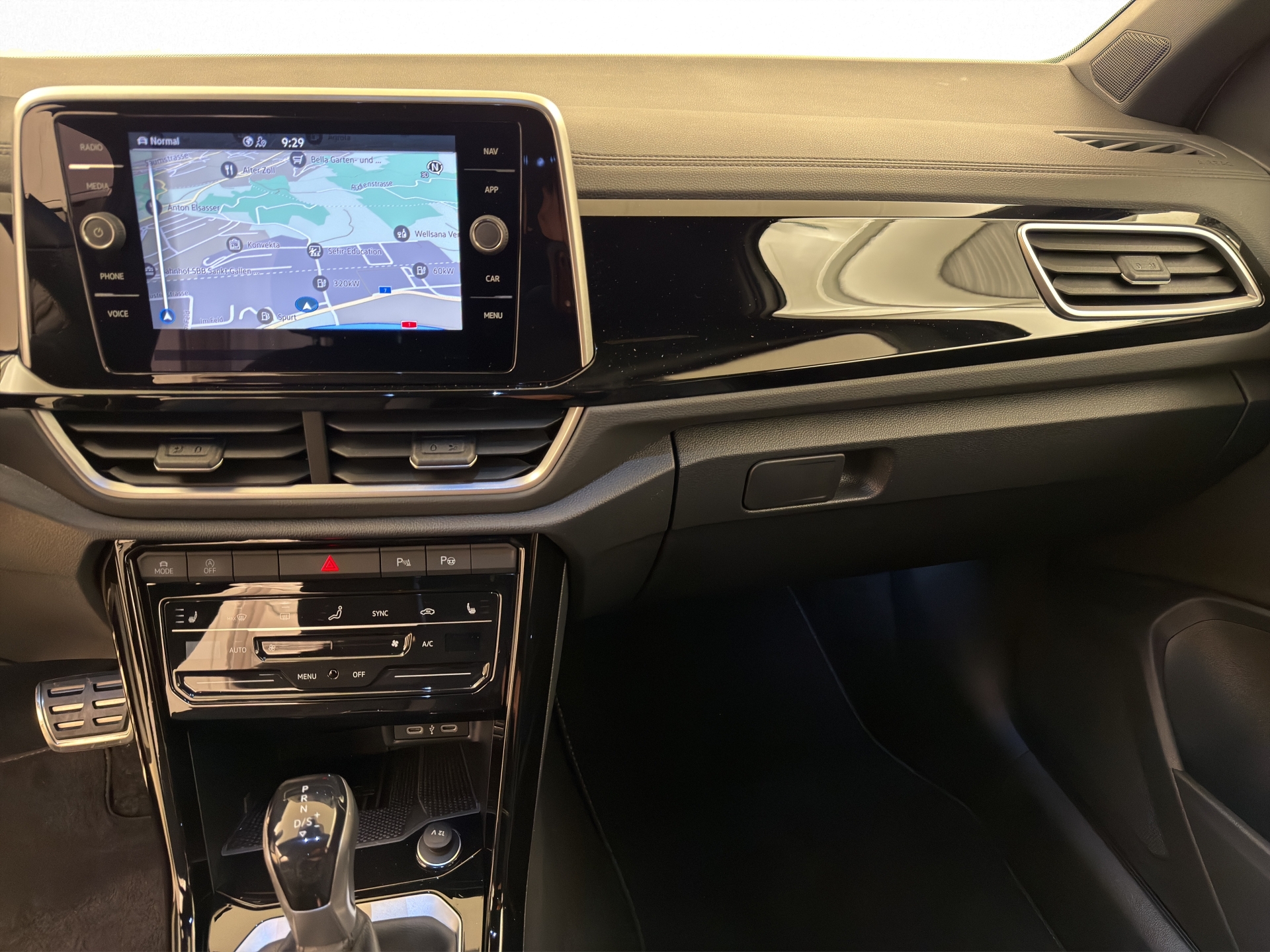 VW T-Roc 1.5 TSI R-Line DSG-image-6