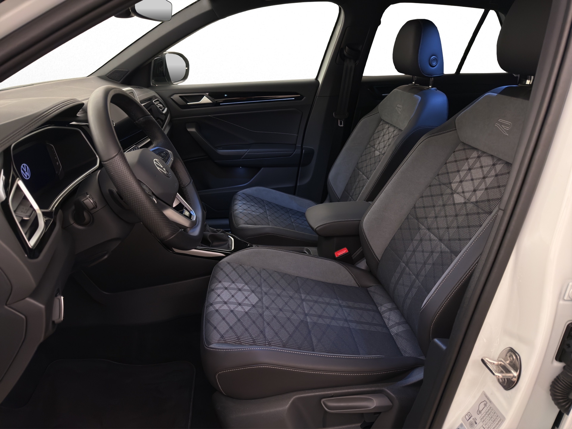VW T-Roc 1.5 TSI R-Line DSG-image-3