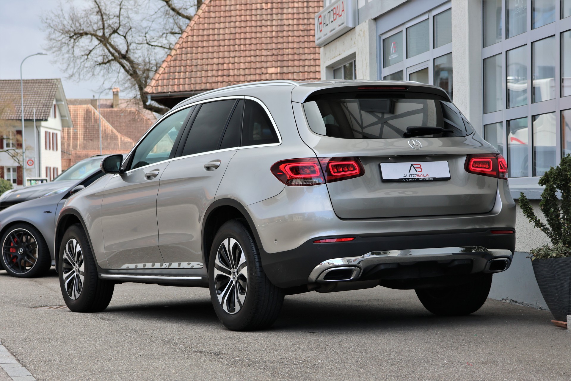 MERCEDES-BENZ GLC 220 d Off-Road 4Matic 9G-Tronic (CH) + 2.5T AHK-image-2
