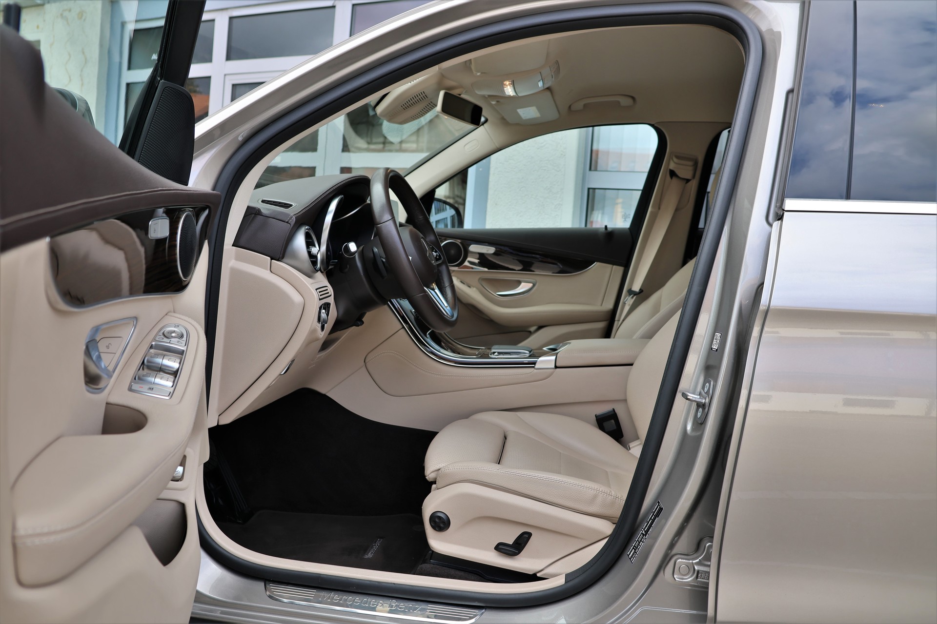 MERCEDES-BENZ GLC 220 d Off-Road 4Matic 9G-Tronic (CH) + 2.5T AHK-image-9