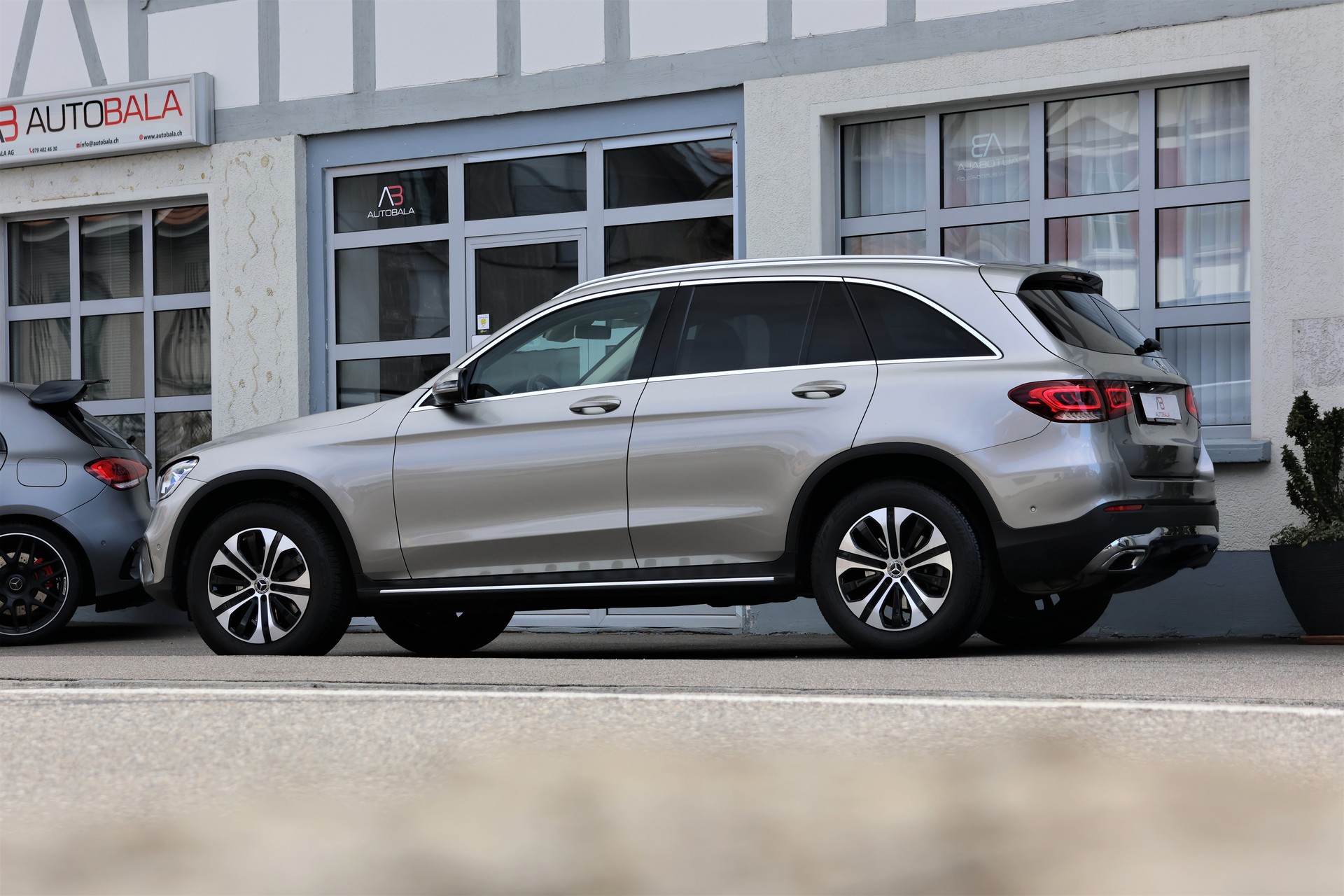 MERCEDES-BENZ GLC 220 d Off-Road 4Matic 9G-Tronic (CH) + 2.5T AHK-image-3