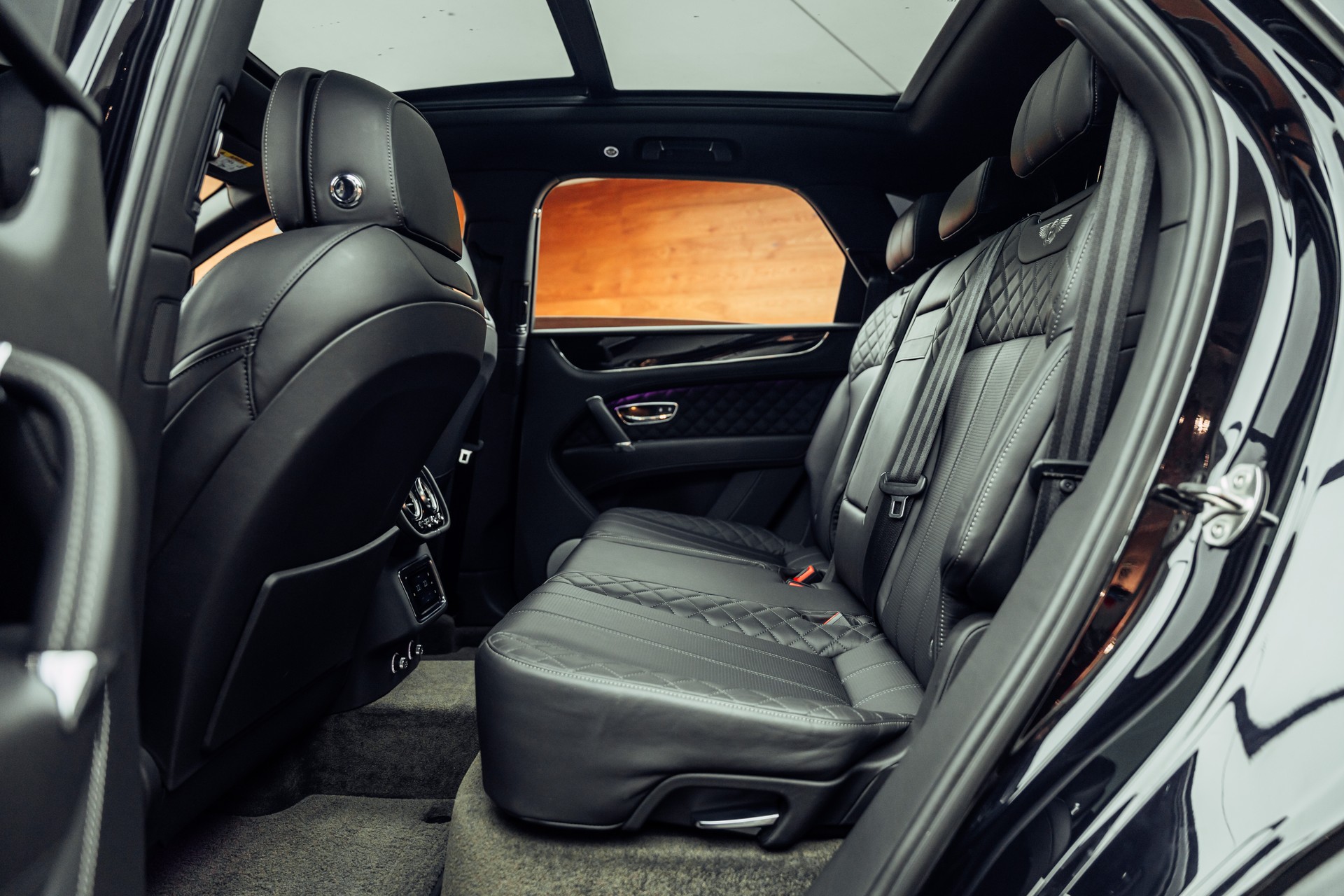 BENTLEY Bentayga V8 Mulliner-image-9
