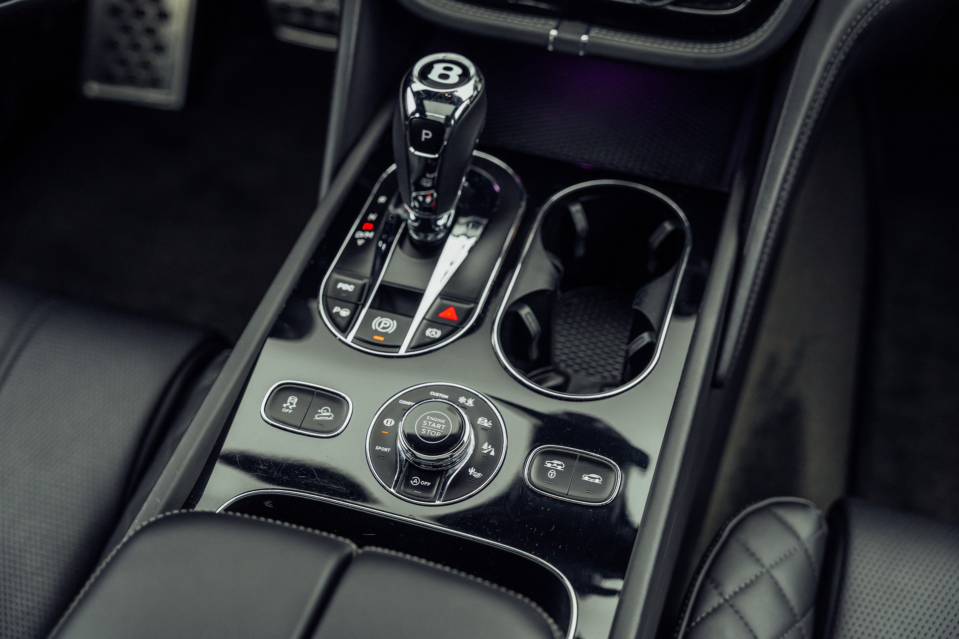 BENTLEY Bentayga V8 Mulliner-image-14