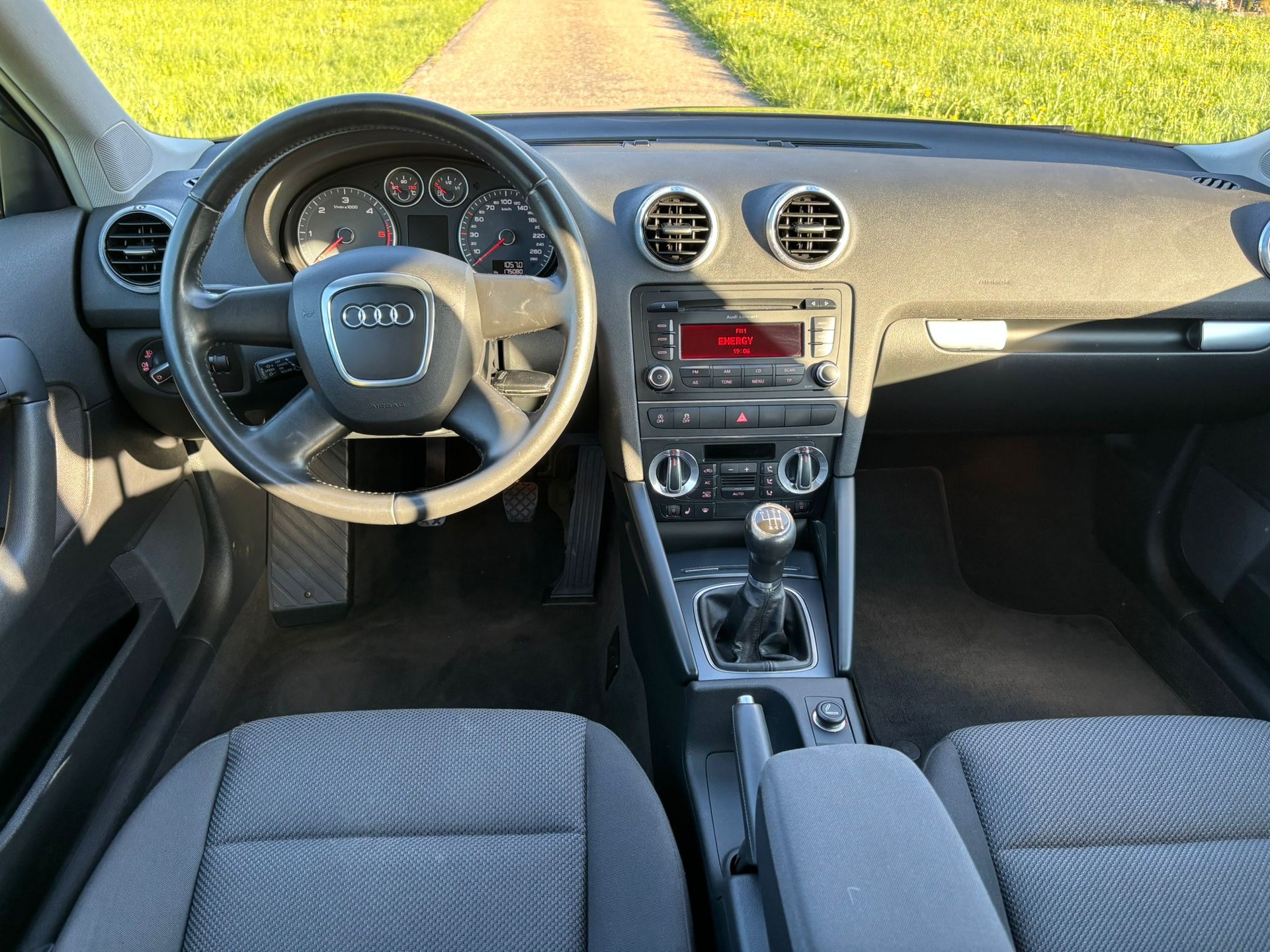 AUDI A3 Sportback 2.0 TDI Attraction-image-6