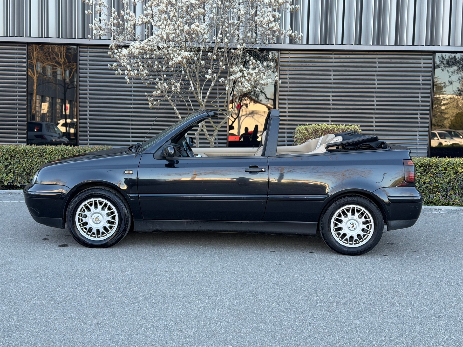 VW Golf Cabriolet 2000 Highline-image-2