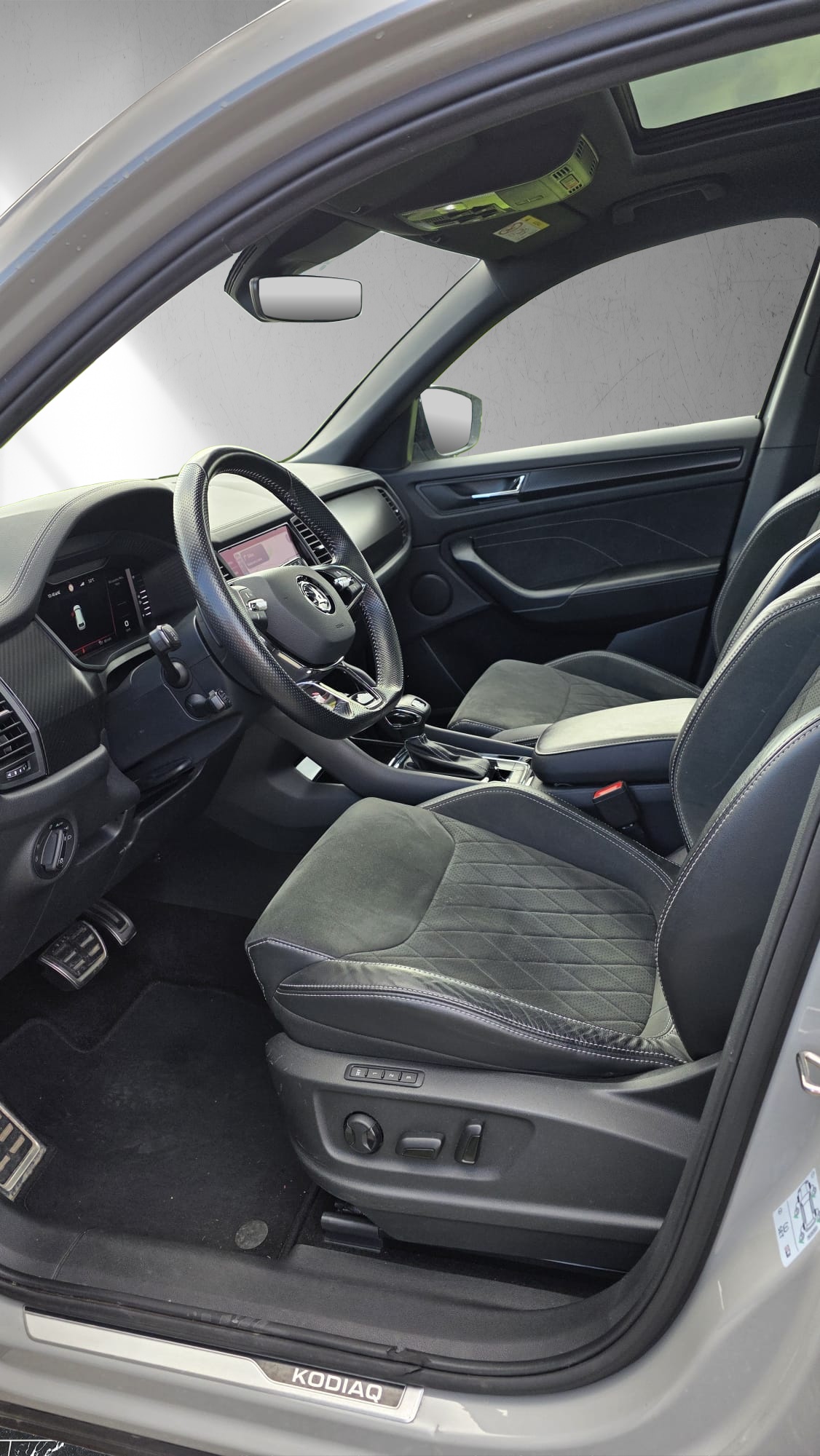 SKODA Kodiaq 2.0 TSI 4x4 SportLine-image-4