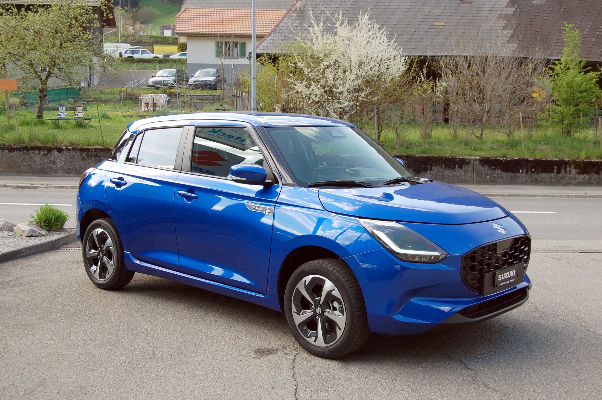 SUZUKI Swift 1.2 Sakura Top Hybrid 4x4-image-3