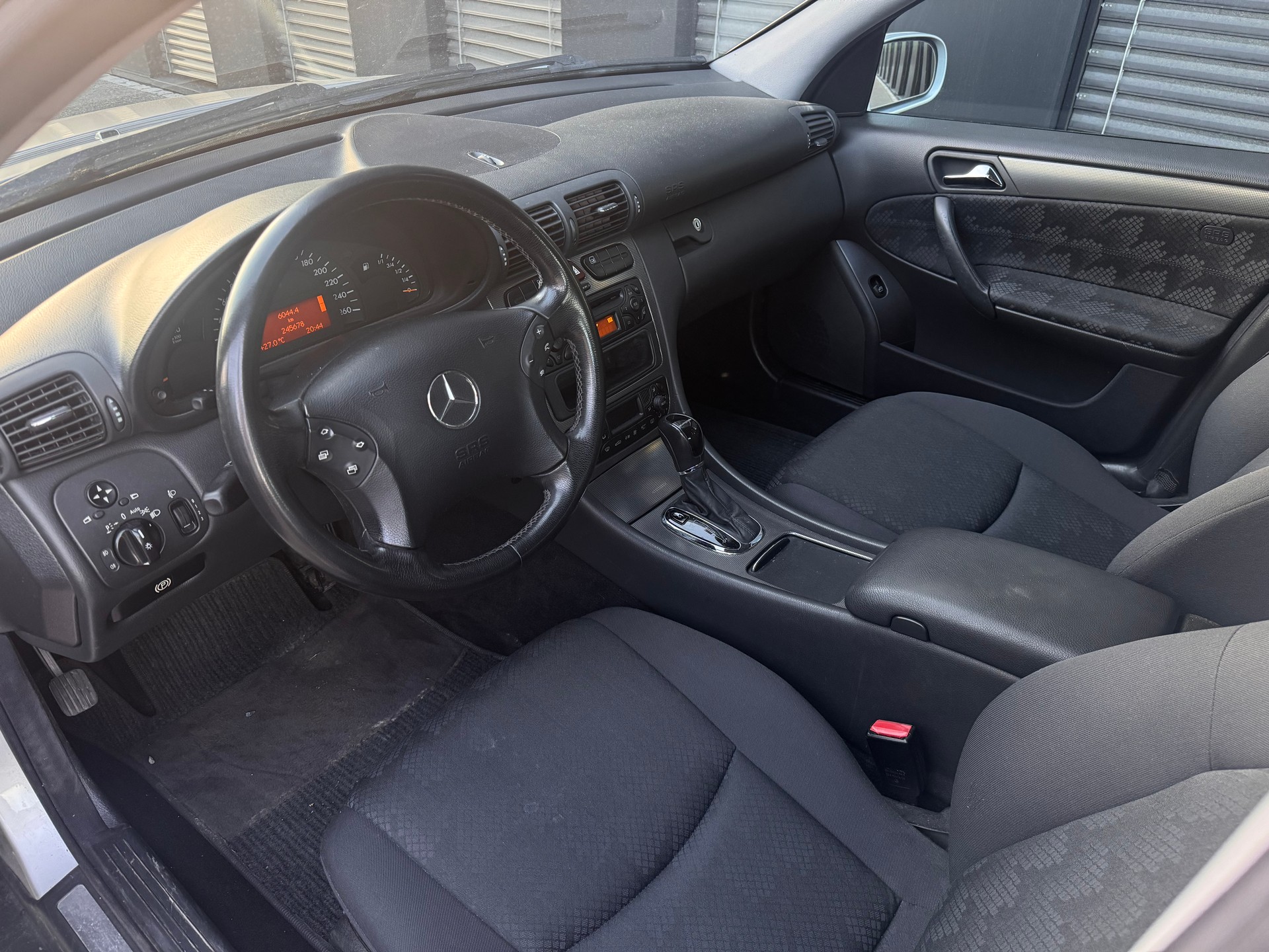 MERCEDES-BENZ C 220 CDI Elégance-image-13
