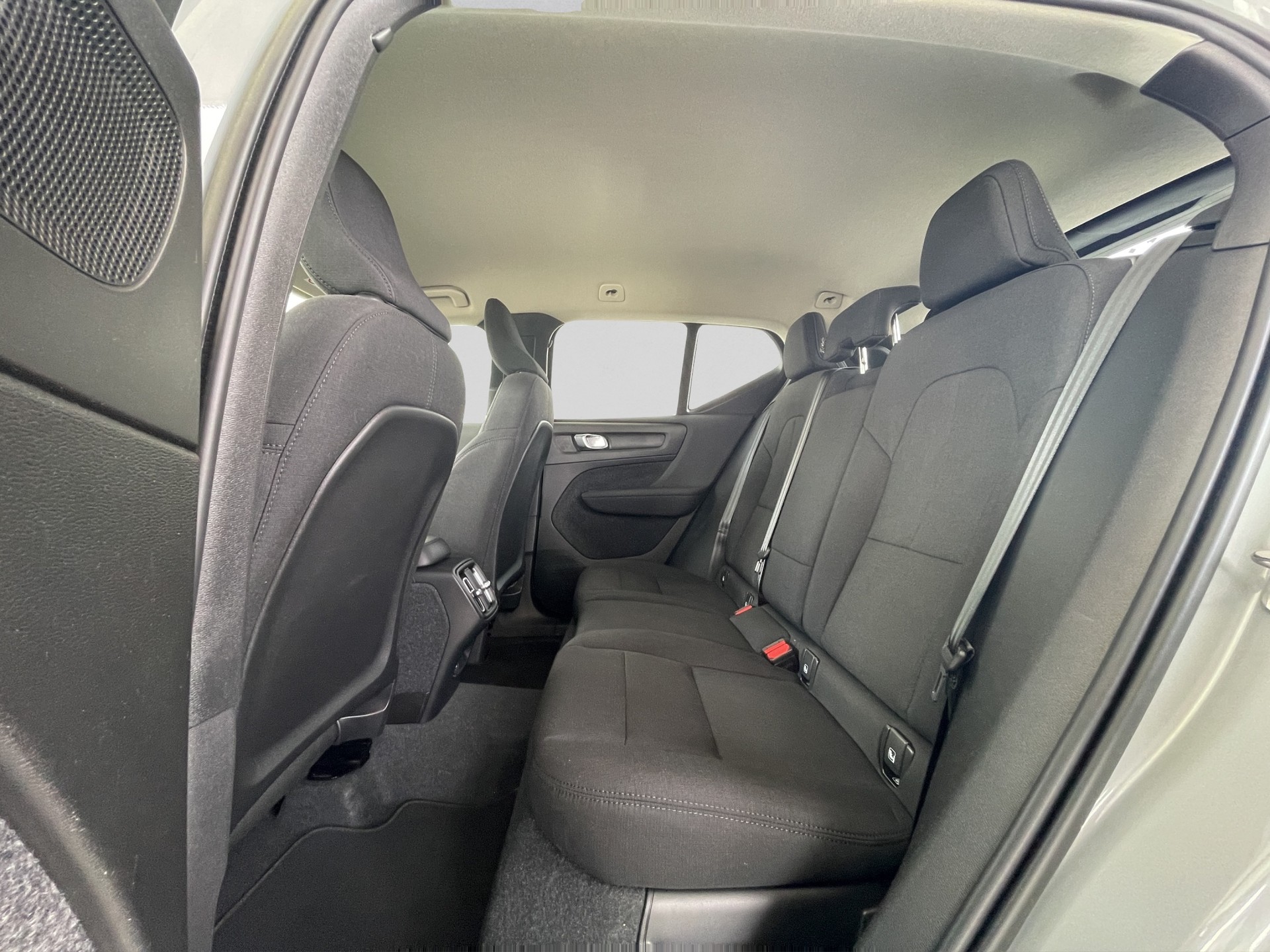 VOLVO XC40 B3 Benzin Mild Hybrid Essential DCT-image-20