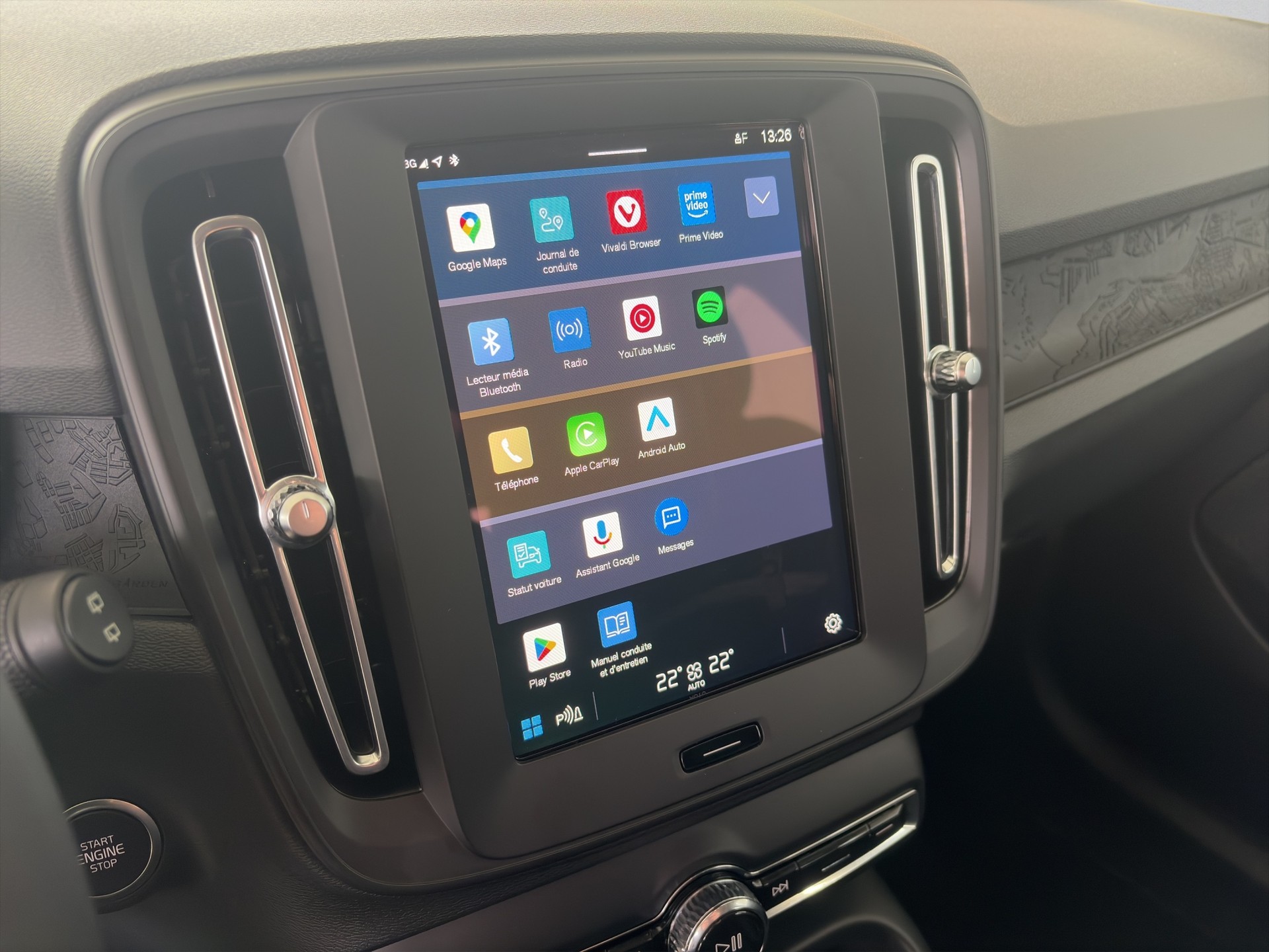VOLVO XC40 B3 Benzin Mild Hybrid Essential DCT-image-15
