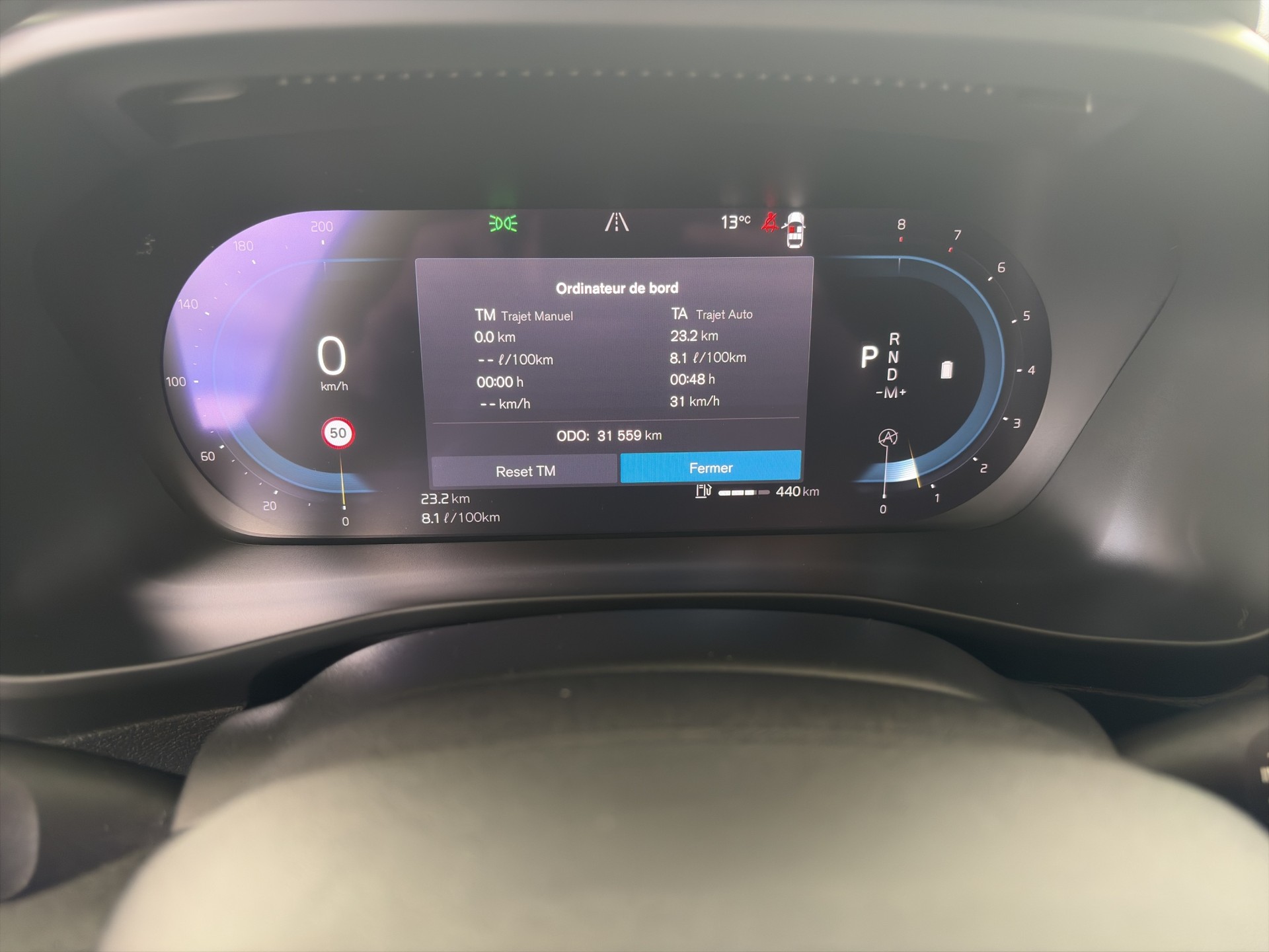 VOLVO XC40 B3 Benzin Mild Hybrid Essential DCT-image-12