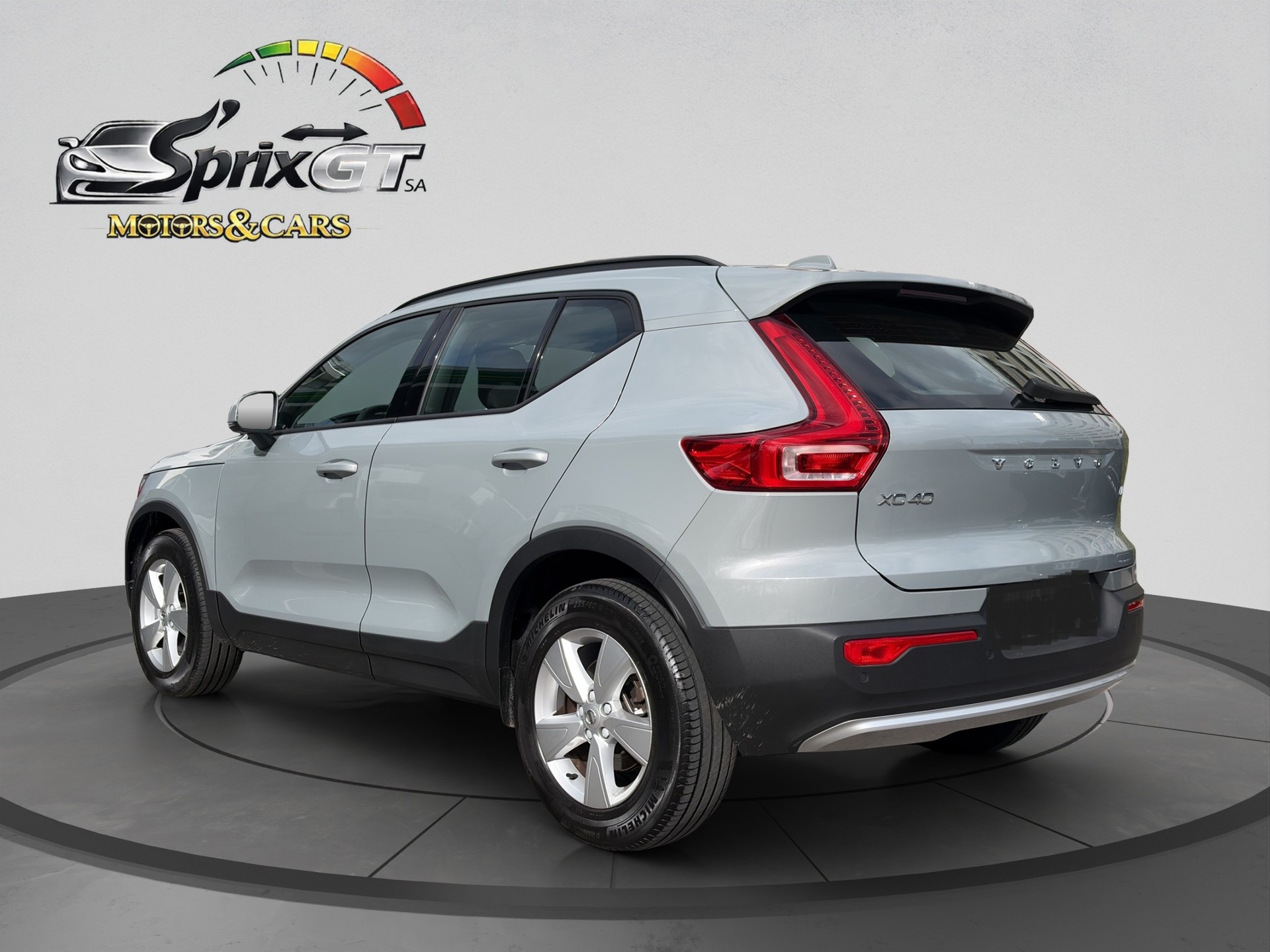 VOLVO XC40 B3 Benzin Mild Hybrid Essential DCT-image-3