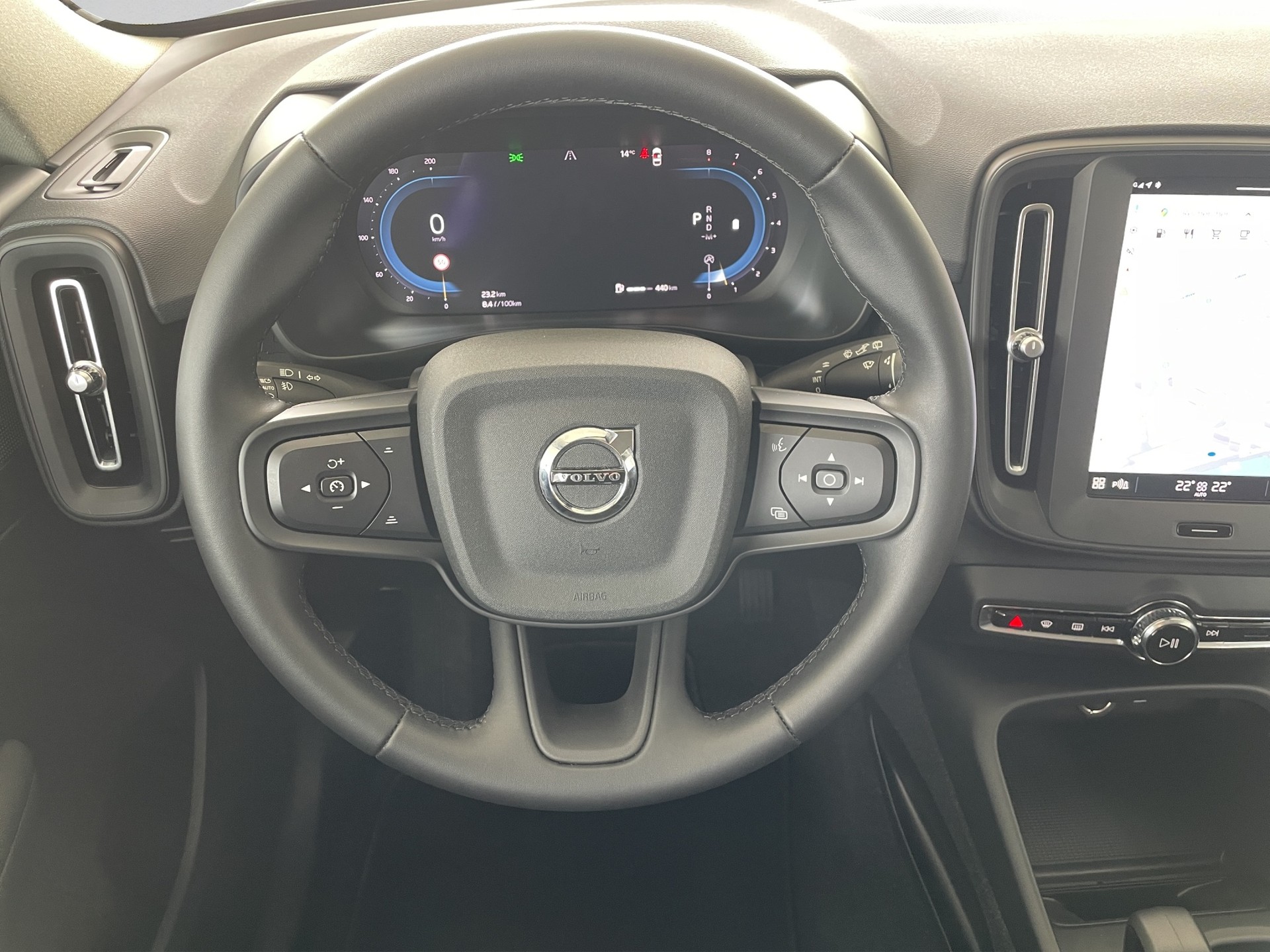 VOLVO XC40 B3 Benzin Mild Hybrid Essential DCT-image-10