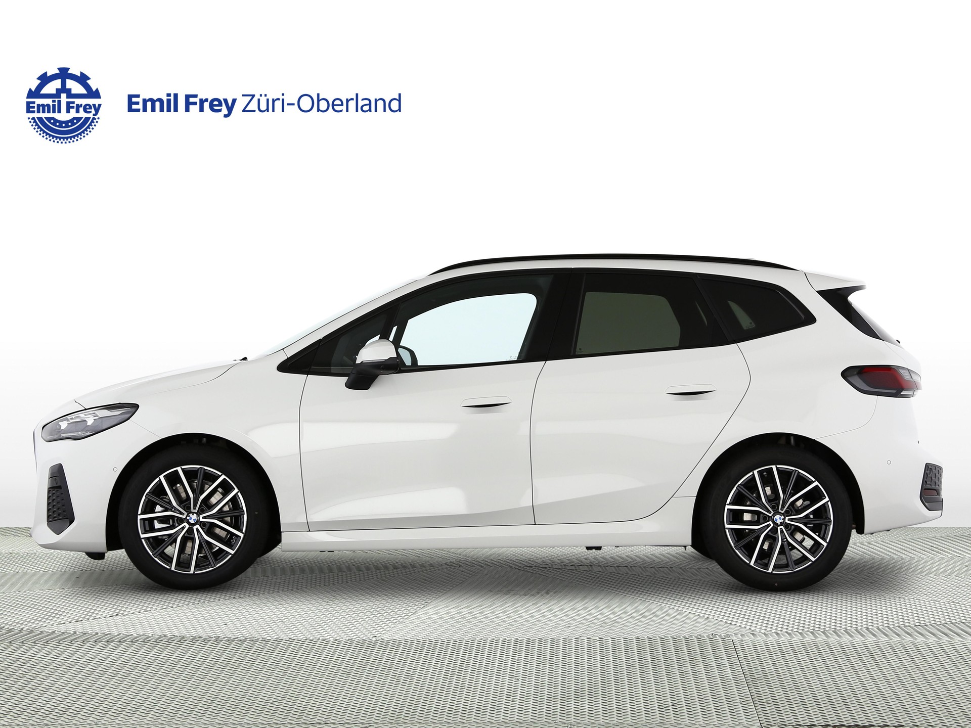 BMW 223i xDrive Active Tourer-showroom-element-1