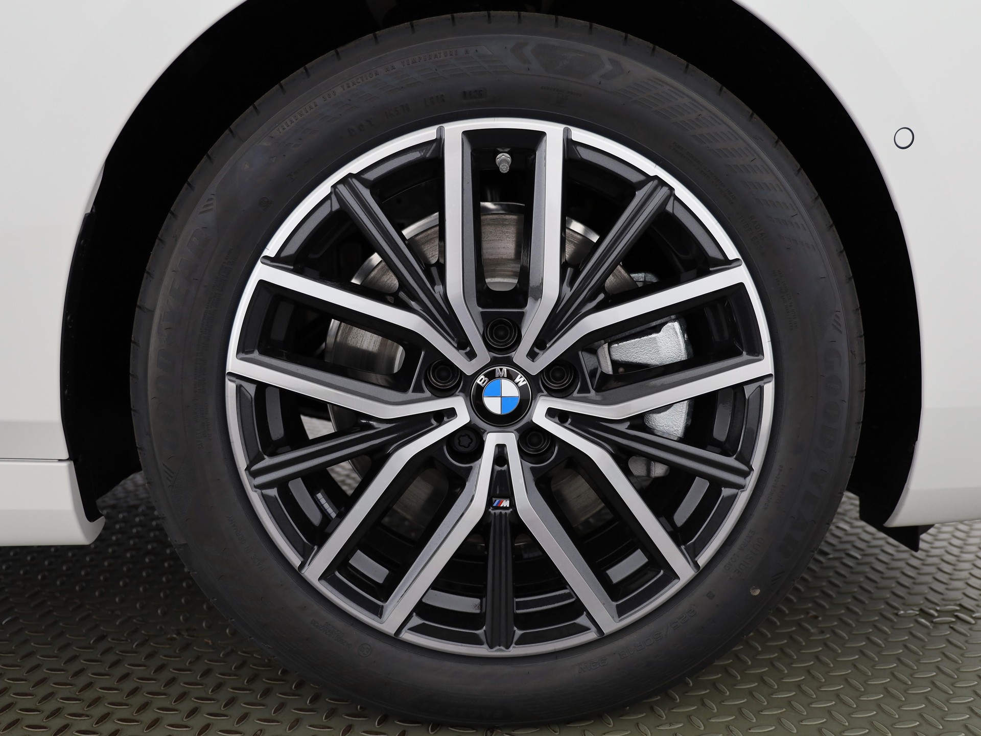BMW 223i xDrive Active Tourer-image-6