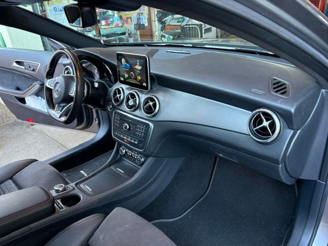 MERCEDES-BENZ GLA 250 AMG Line 4Matic 7G-DCT-image-13