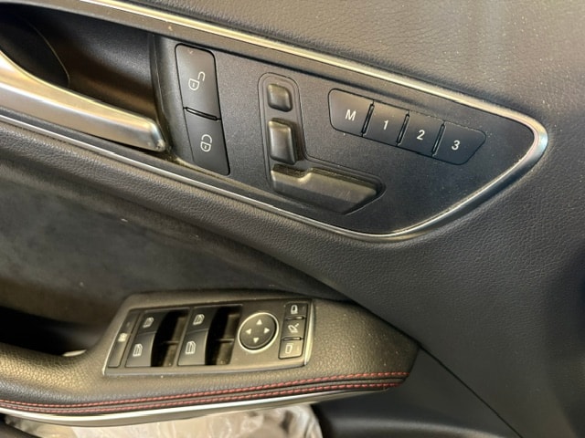 MERCEDES-BENZ GLA 250 AMG Line 4Matic 7G-DCT-image-15