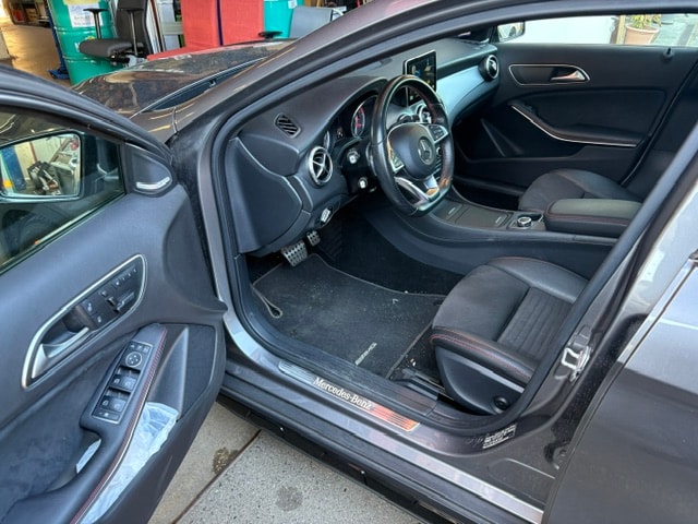 MERCEDES-BENZ GLA 250 AMG Line 4Matic 7G-DCT-image-11
