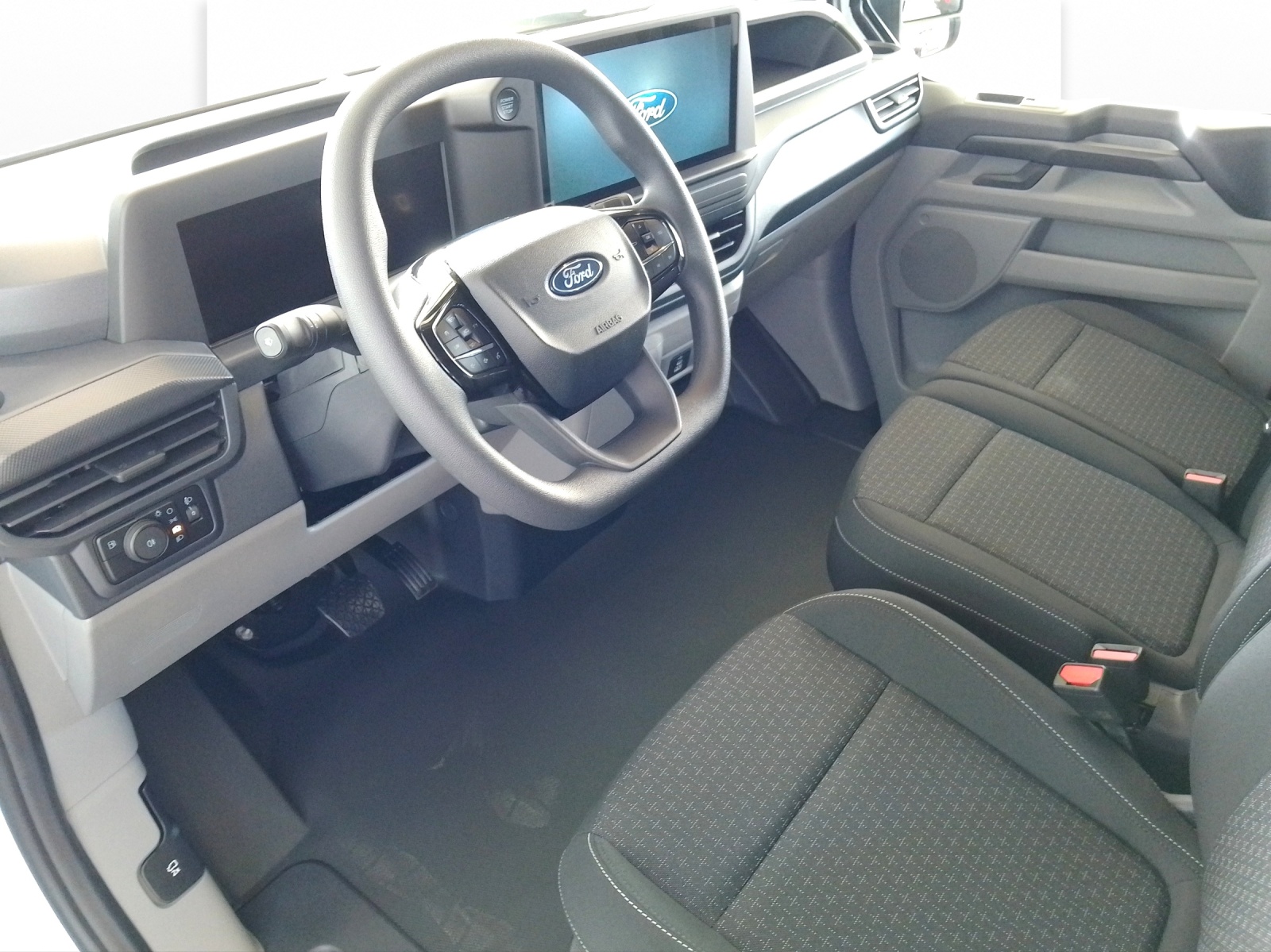 FORD Transit Custom Van 320 L1 2.5 Duratec 233 Trend PHEV-image-4