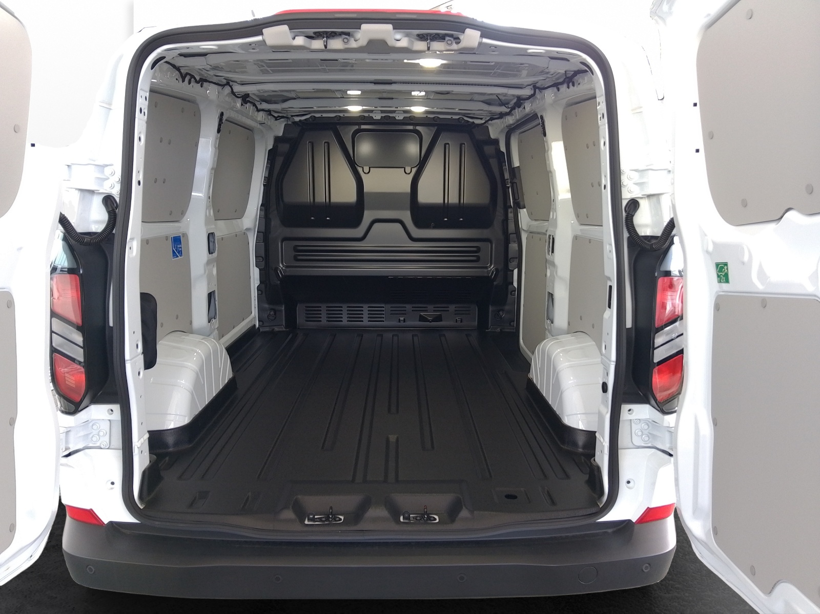 FORD Transit Custom Van 320 L1 2.5 Duratec 233 Trend PHEV-image-13