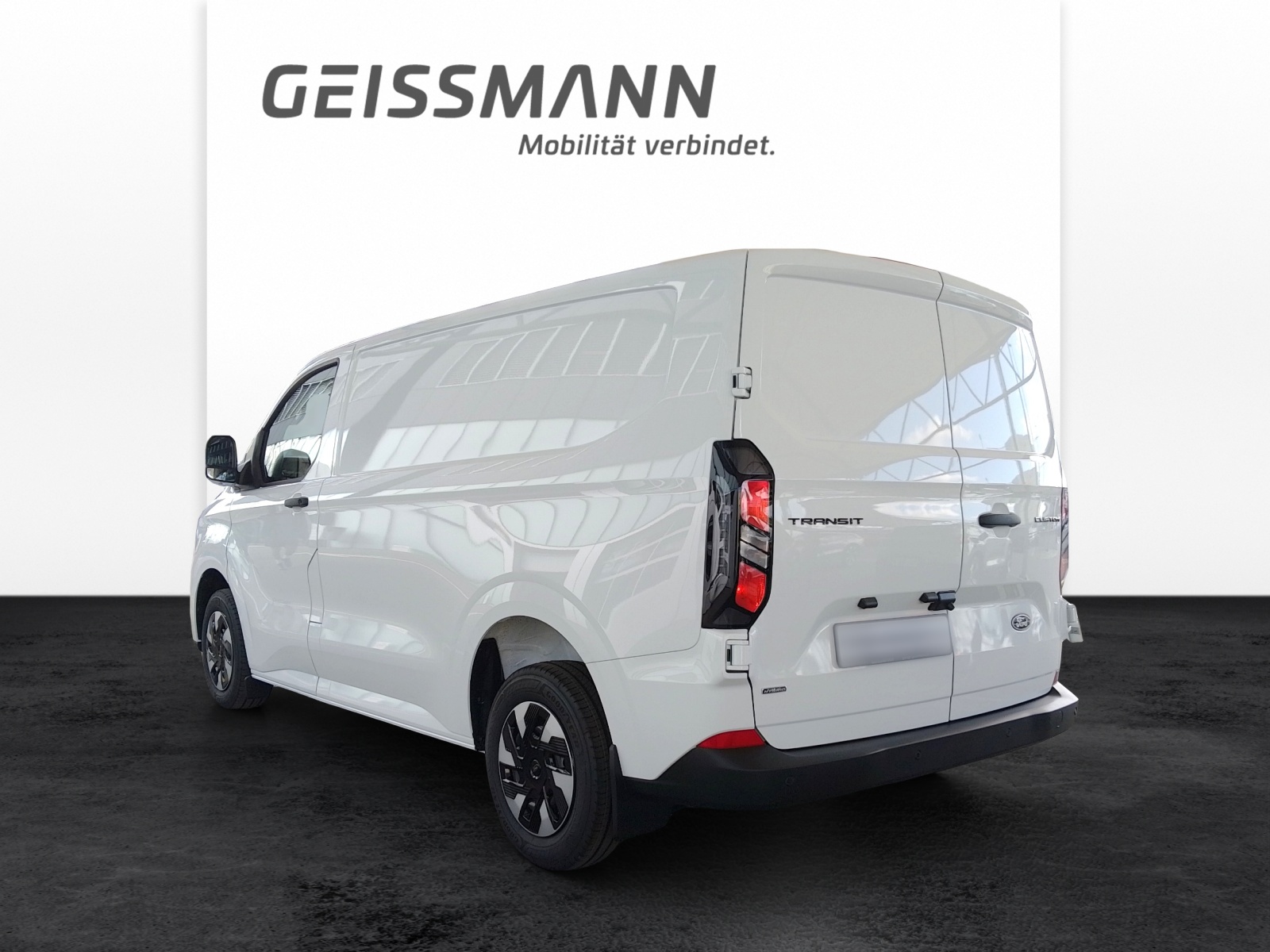 FORD Transit Custom Van 320 L1 2.5 Duratec 233 Trend PHEV-image-2