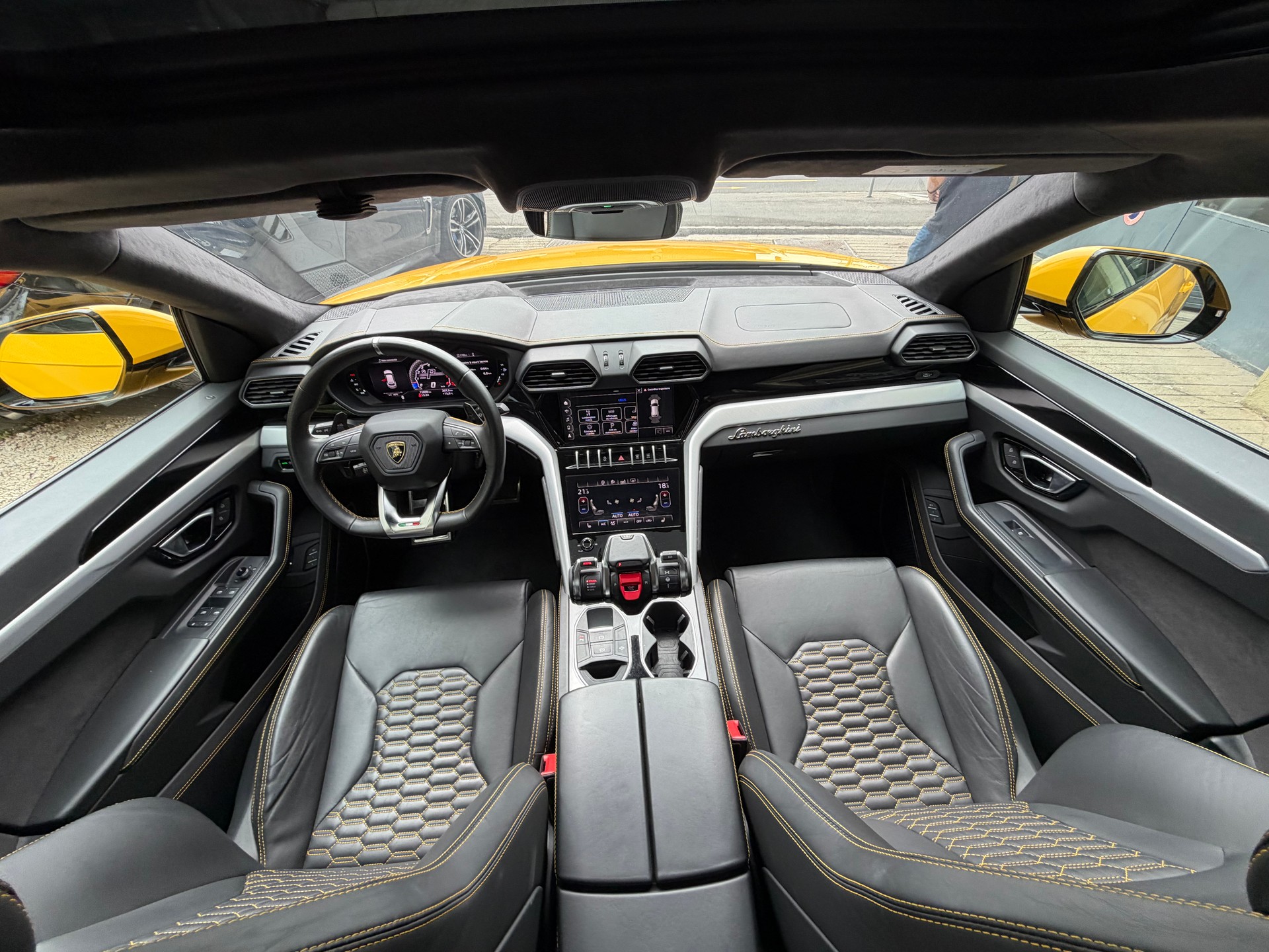 LAMBORGHINI Urus E-Gear-image-12