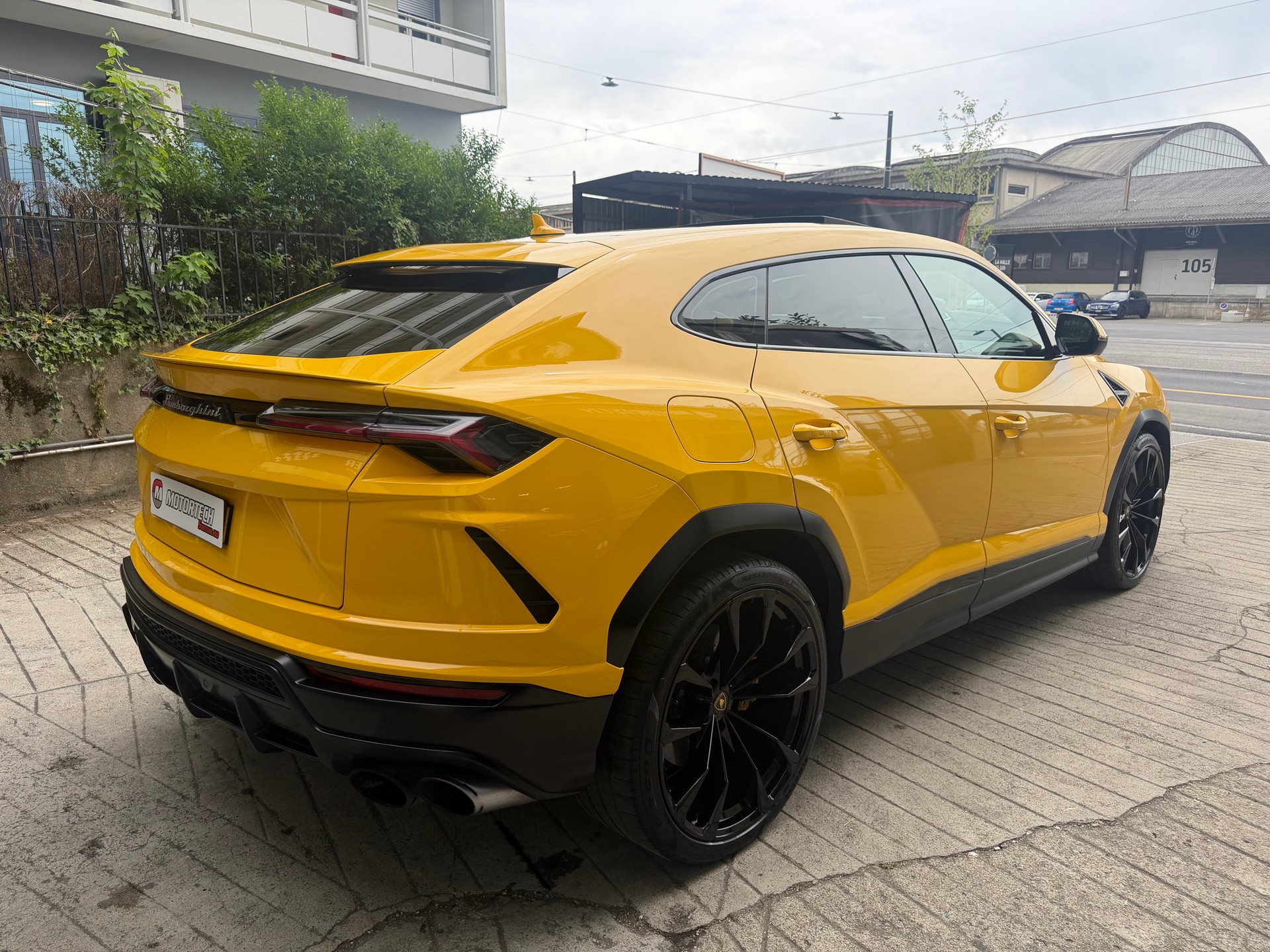 LAMBORGHINI Urus E-Gear-image-5