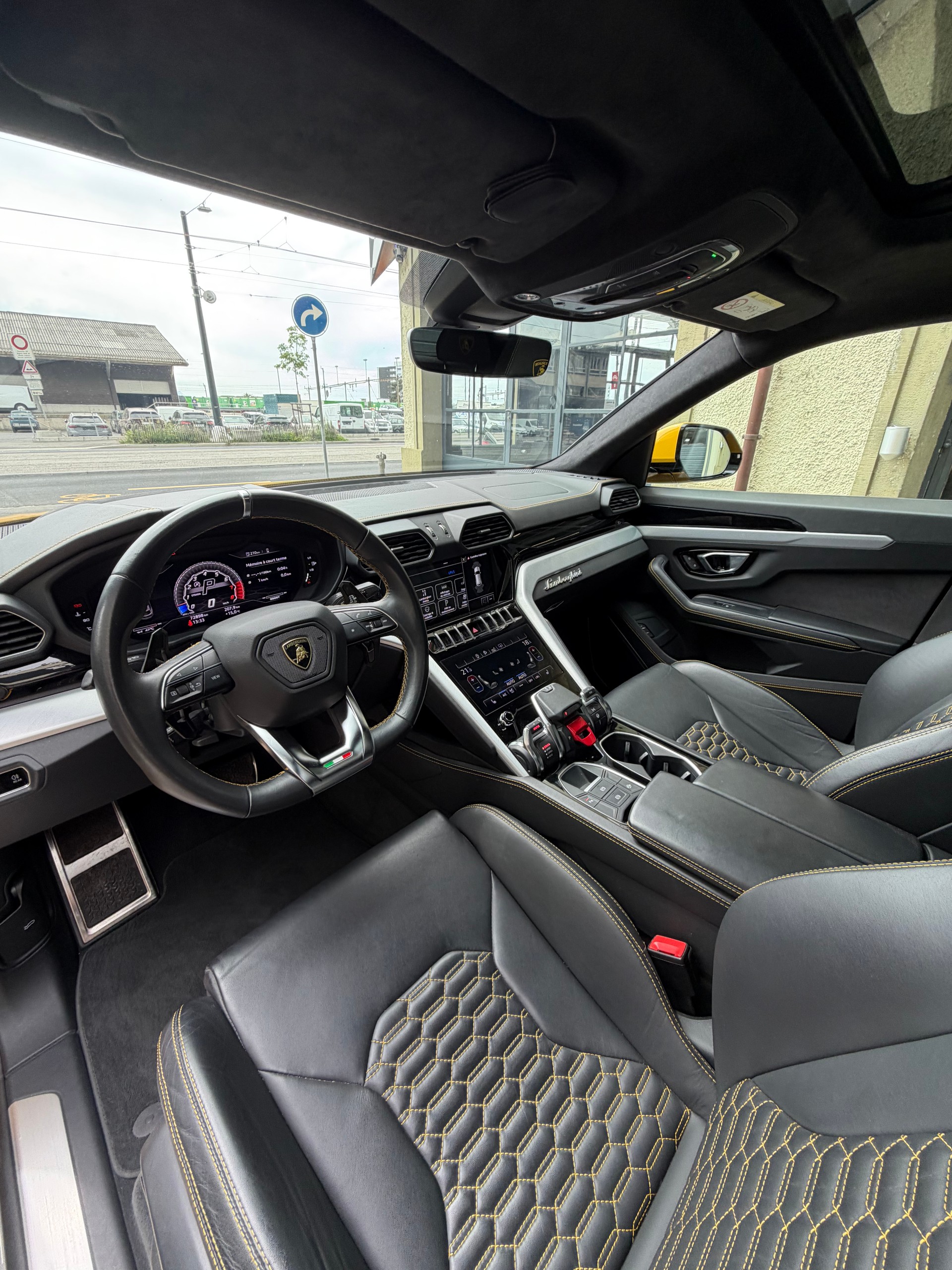 LAMBORGHINI Urus E-Gear-image-11