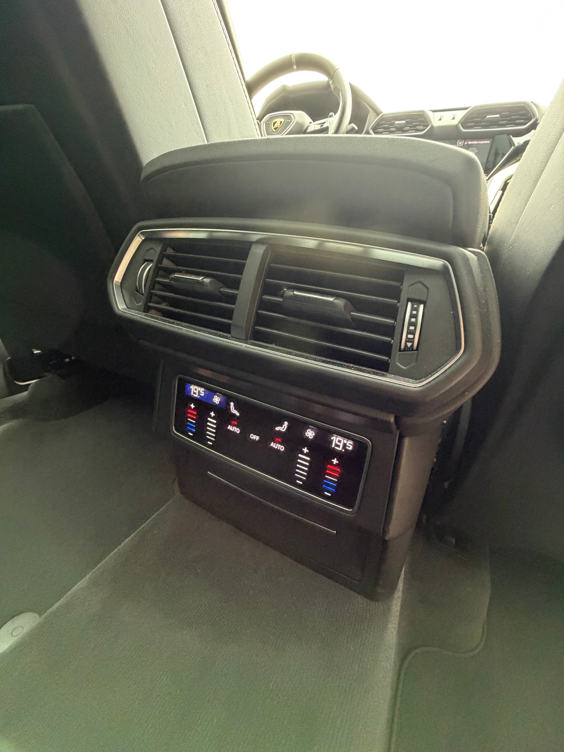 LAMBORGHINI Urus E-Gear-image-9