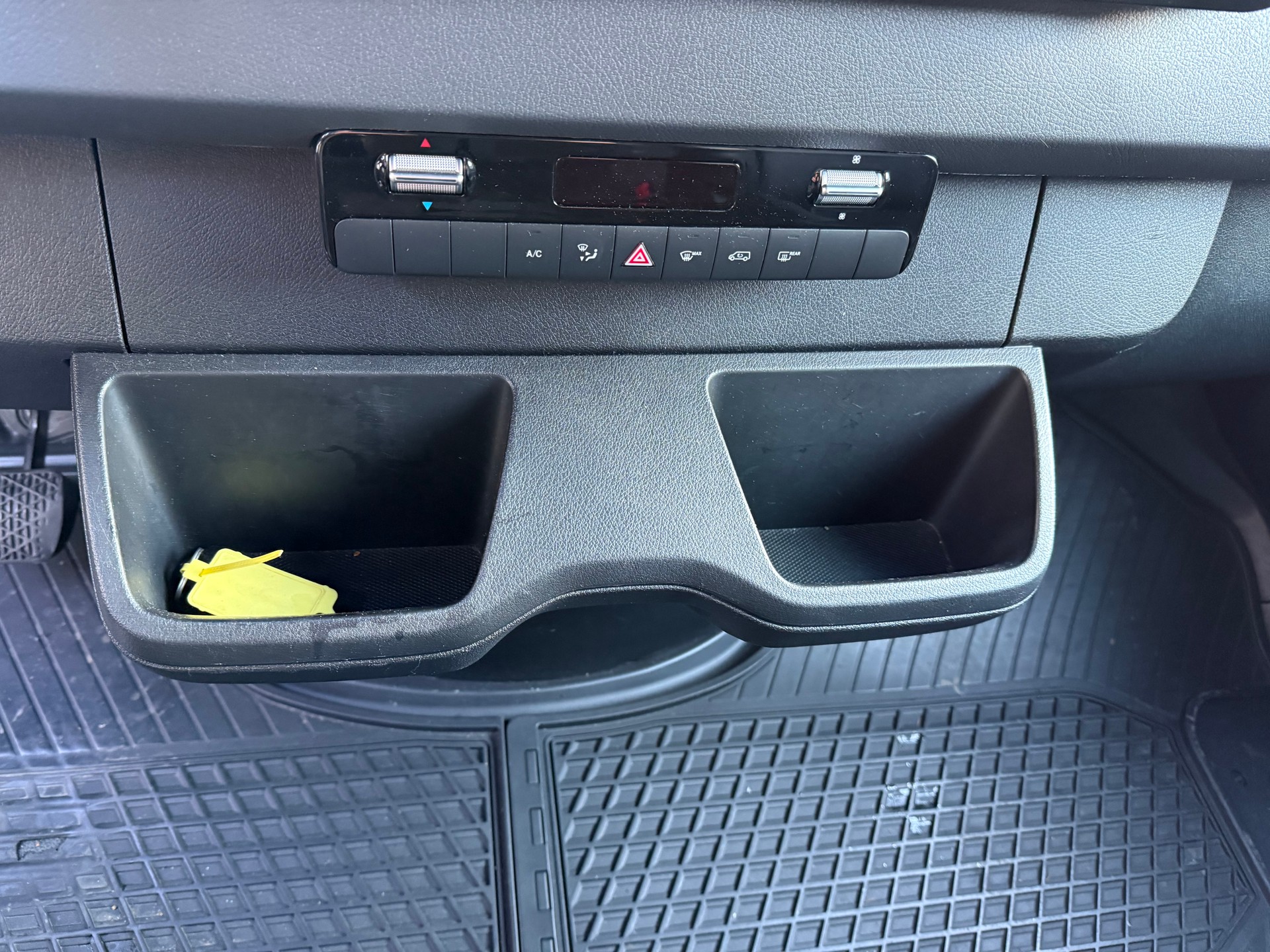 MERCEDES-BENZ Sprinter 214 CDI Standard 9G——CHARGE 950 KG —-BOITE AUTOMATIQUE-image-32