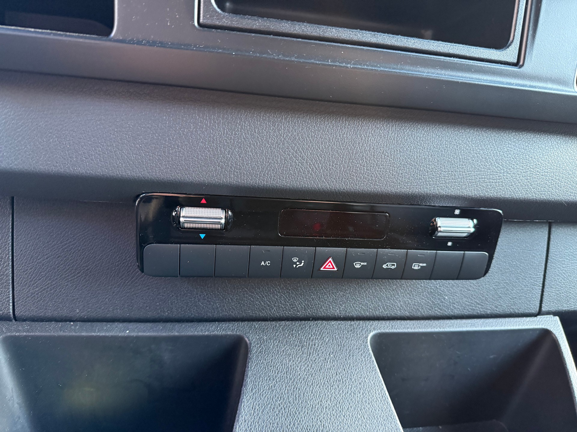 MERCEDES-BENZ Sprinter 214 CDI Standard 9G——CHARGE 950 KG —-BOITE AUTOMATIQUE-image-28