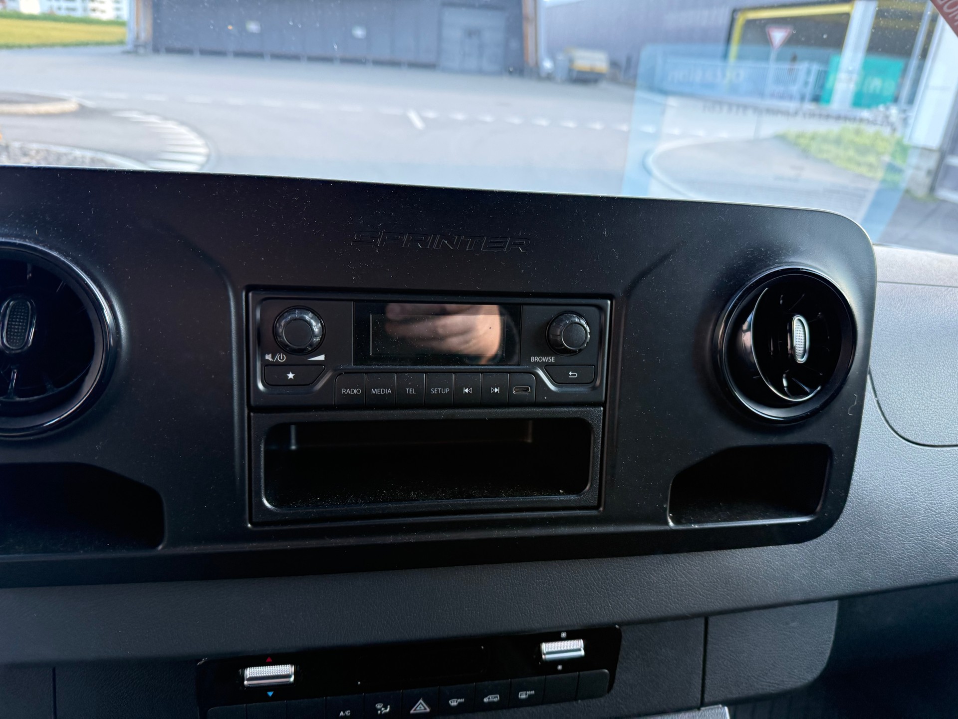 MERCEDES-BENZ Sprinter 214 CDI Standard 9G——CHARGE 950 KG —-BOITE AUTOMATIQUE-image-27