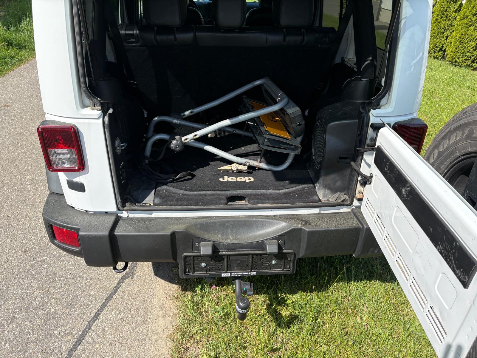 JEEP Wrangler 2.8CRD Unlimited Moab Automatic-image-12