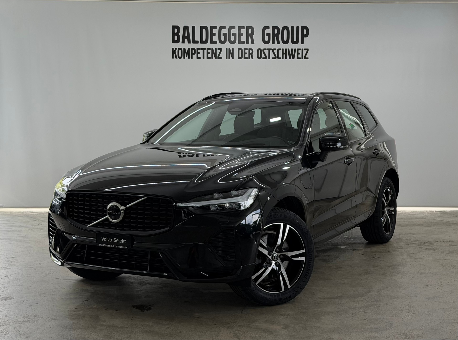VOLVO XC60 2.0 T6 TE R-Design eAWD-image-0