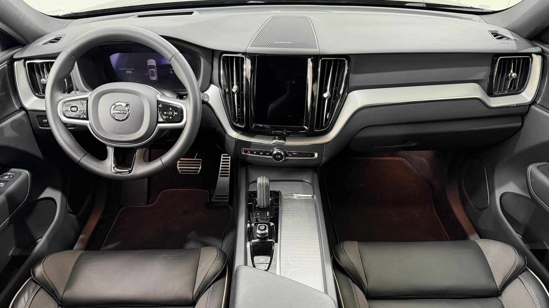 VOLVO XC60 2.0 T6 TE R-Design eAWD-image-4
