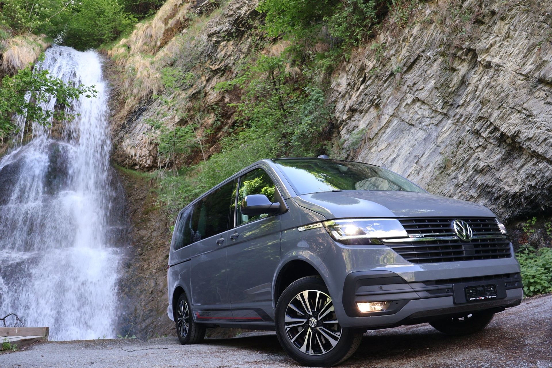 VW T6.1 Multivan 2.0 Bi-TDI Highline Edit. 4Mot. DSG-image-2