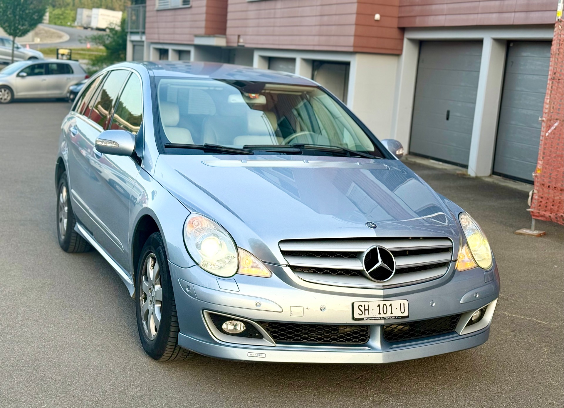 MERCEDES-BENZ R 350 4Matic 7G-Tronic-showroom-element-1