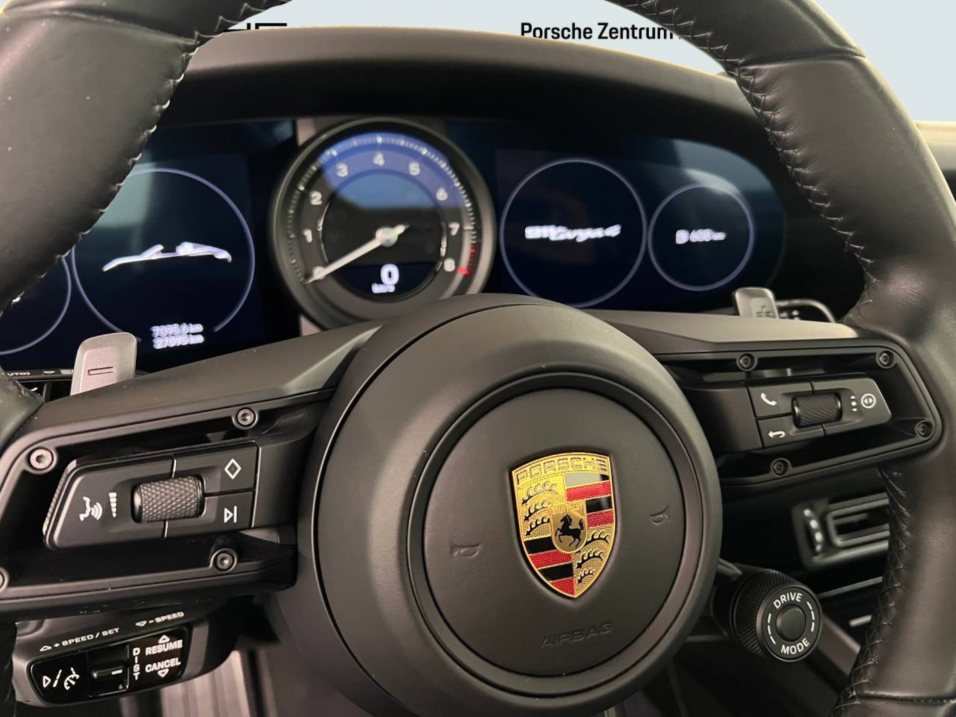 PORSCHE 911 Targa 4-image-17