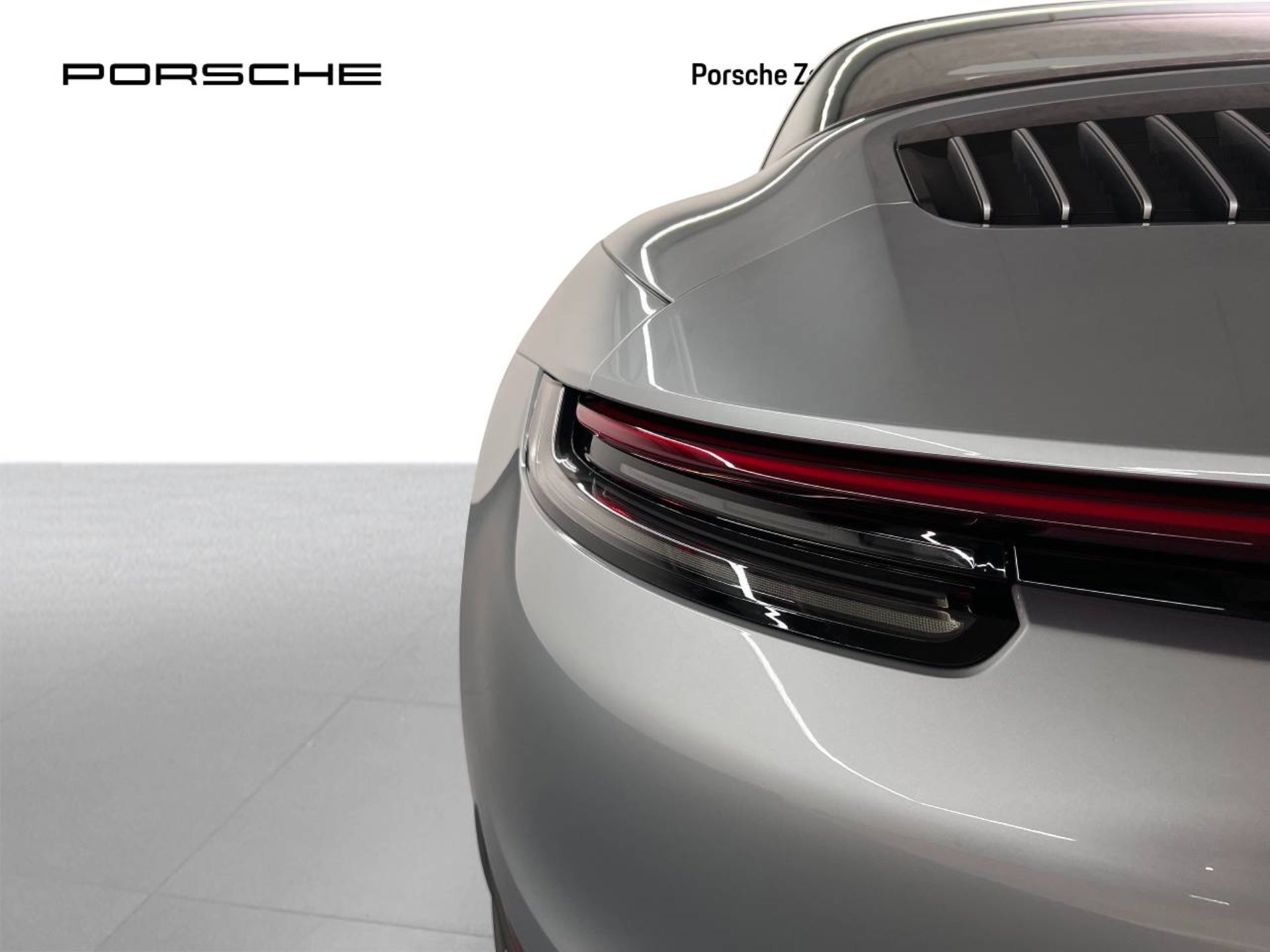 PORSCHE 911 Targa 4-image-14